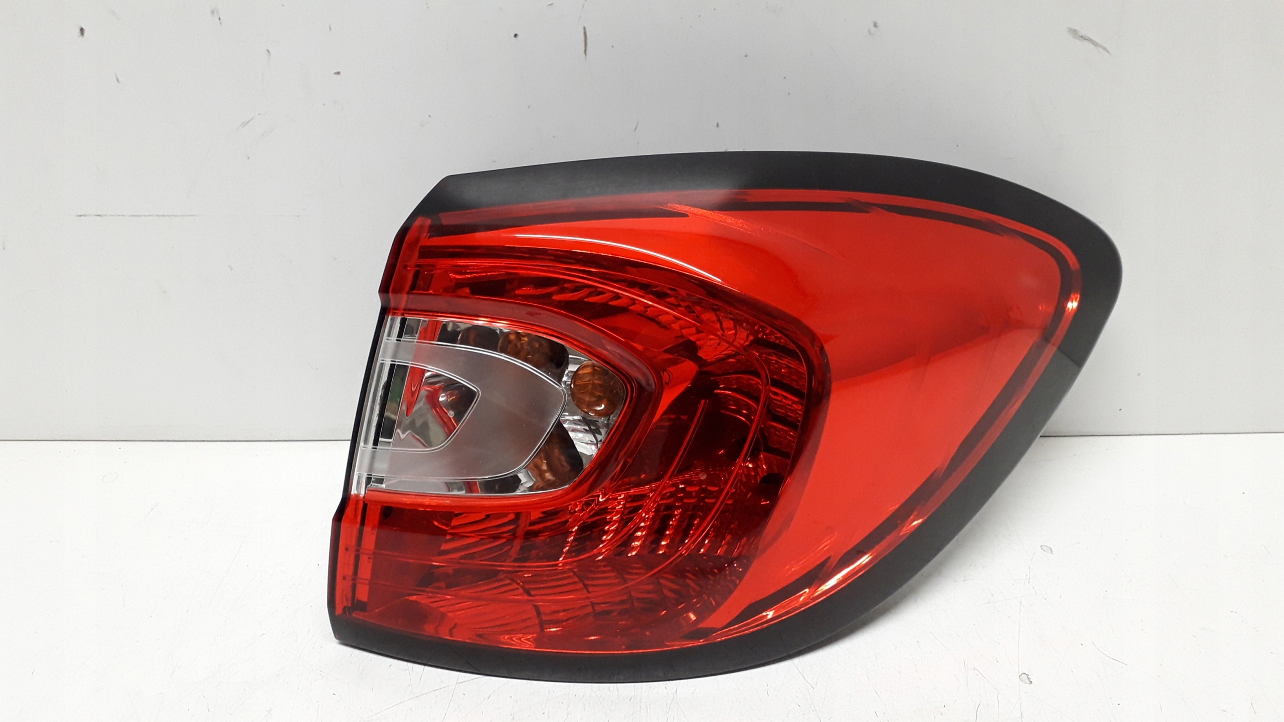 RENAULT CAPTUR 1 13- LAMPA PRAWA TYŁ 265502731R