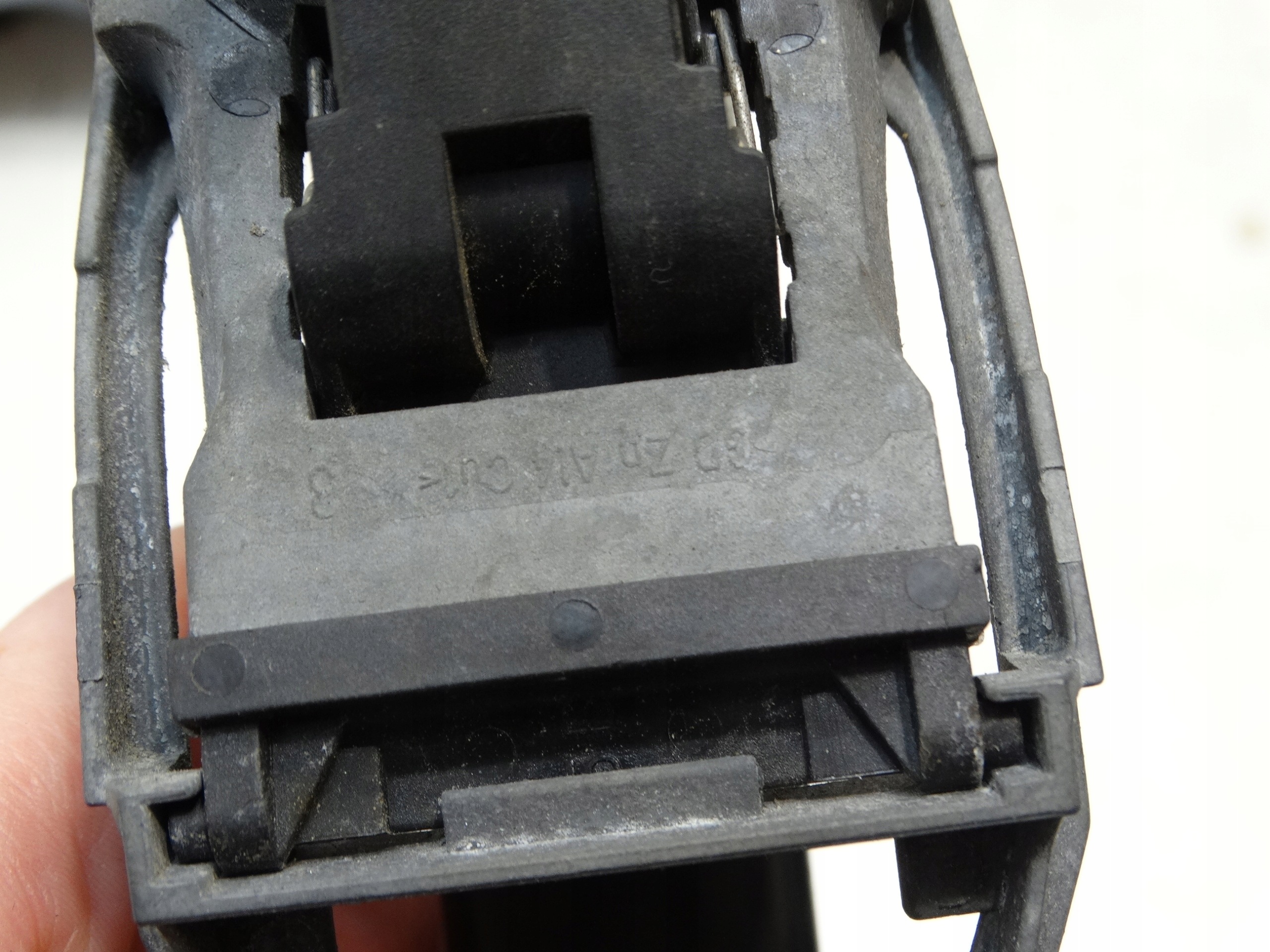 handle exterior left front VOLKSWAGEN POLO 9N LIFT