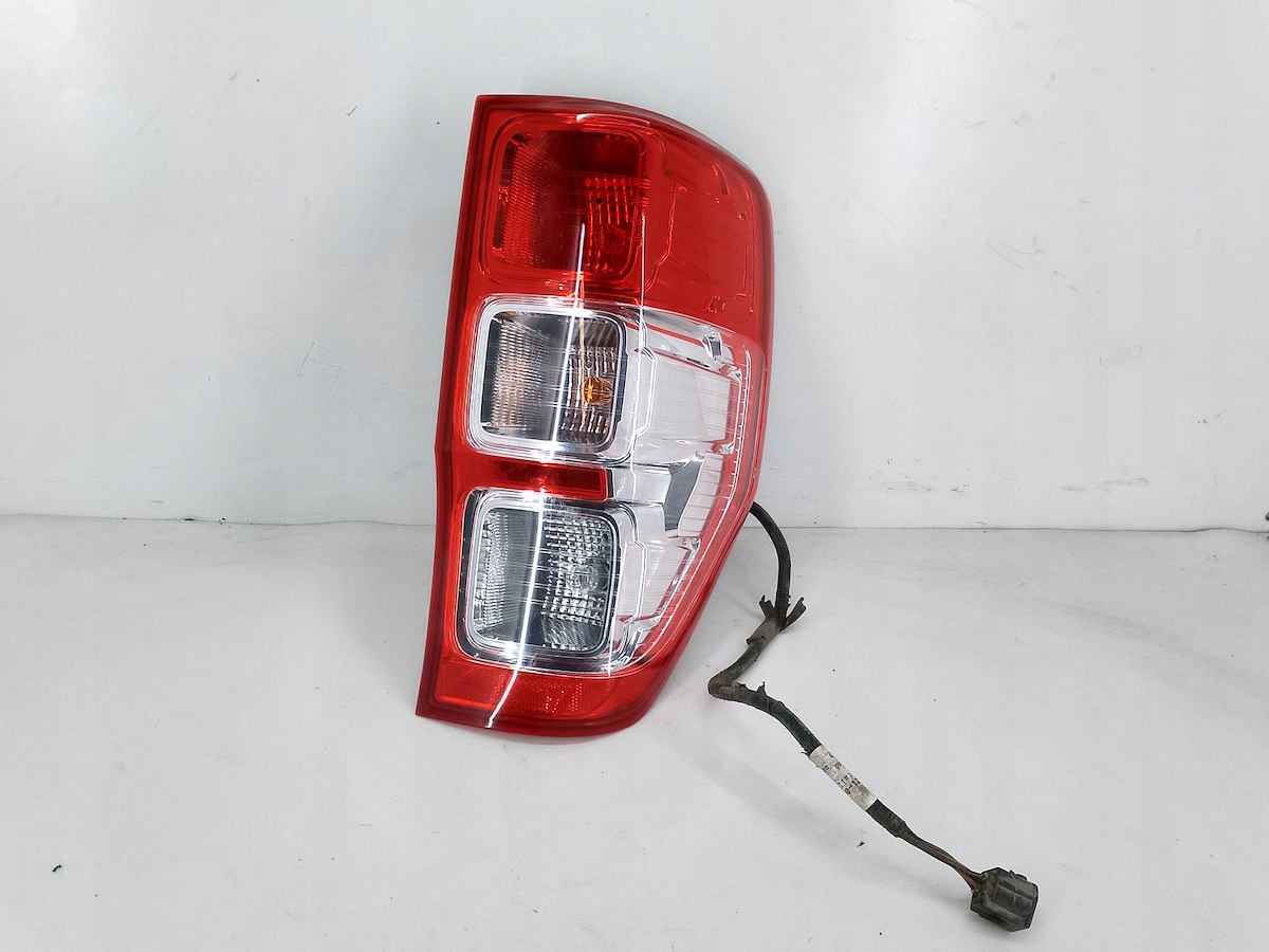 LAMPA TYLNA PRAWA FORD RANGER V ( 19-23 )