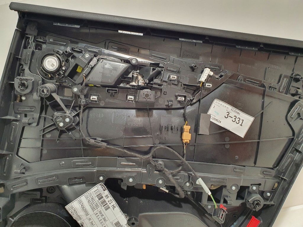 Audi A4 B9 2017r дверные карты левый зад супер состояние