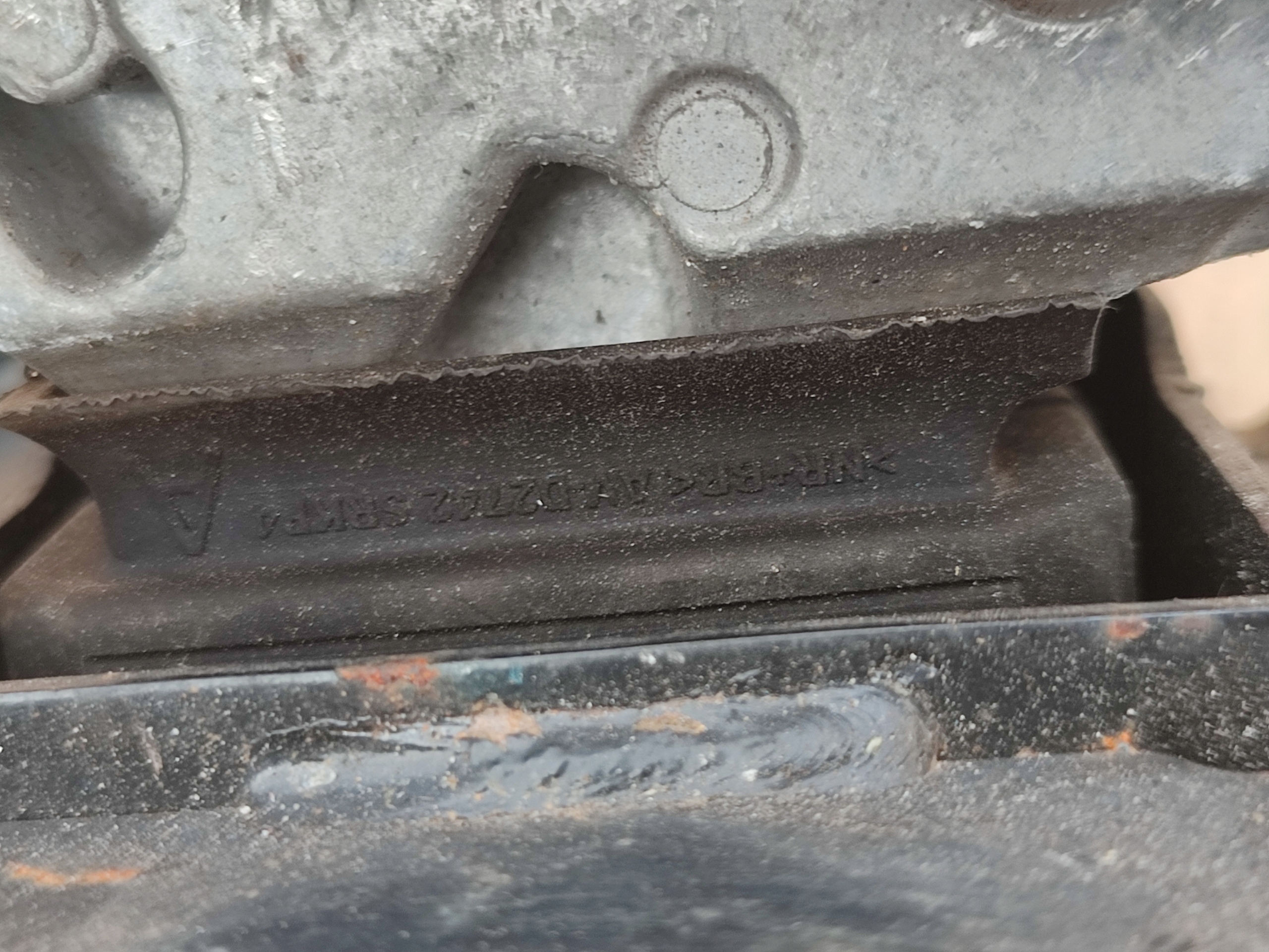 holder engine mount HYBRYDA TOYOTA YARIS IV 1.5 U7
