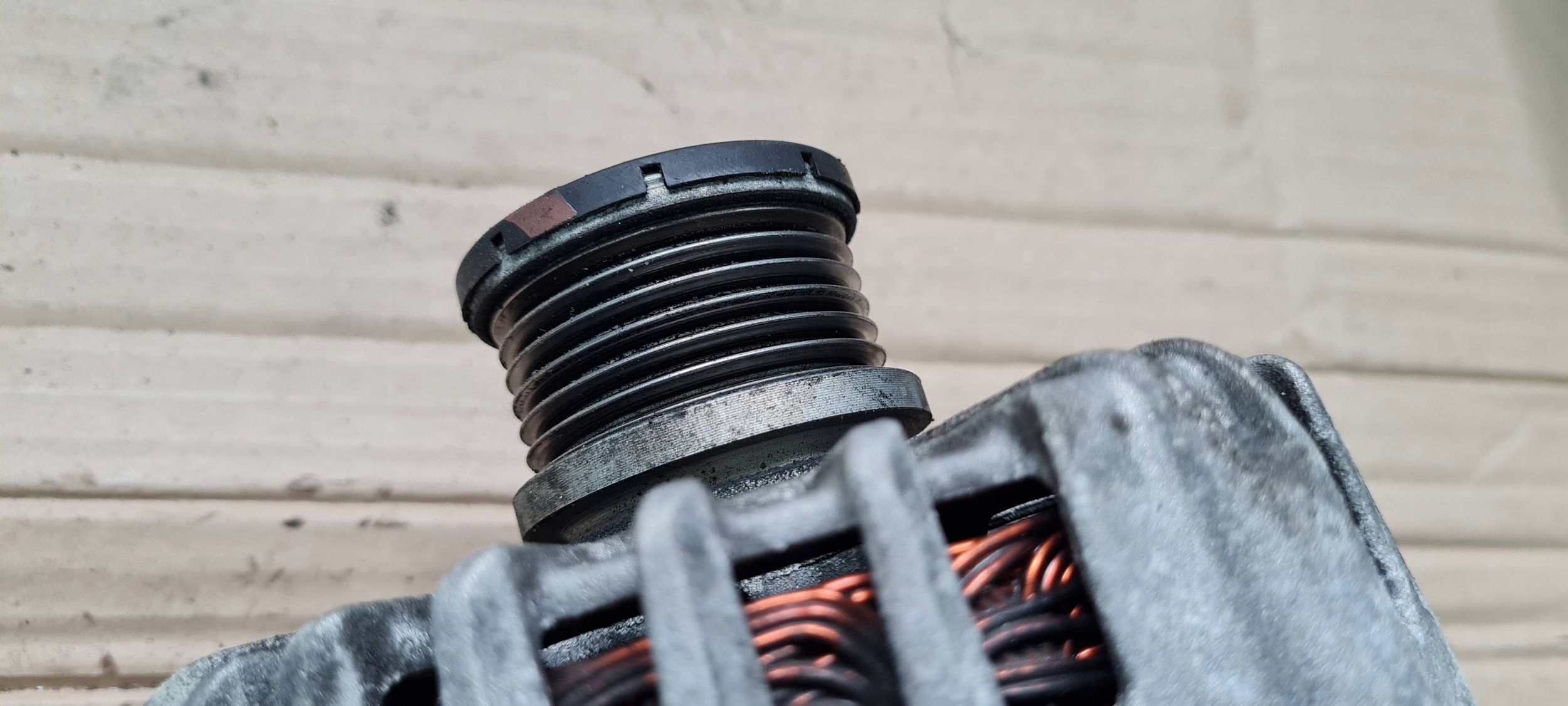 A4 B9 8W ALTERNATOR 2.0 TDI 04L903024A Q5 A6 C7 A5 8W