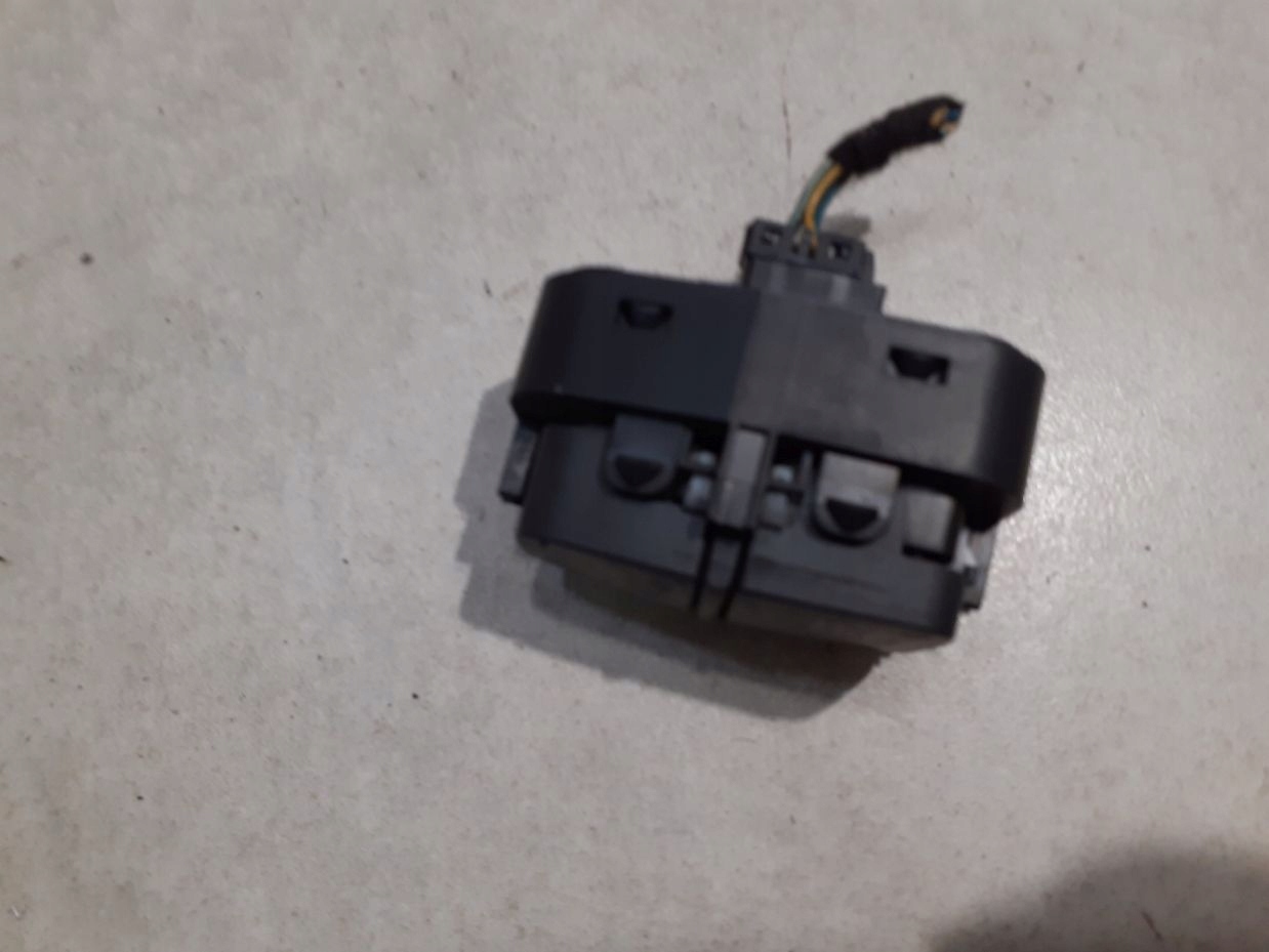 button of a lock central FIAT CROMA II 1.9 MULTIJET 16V
