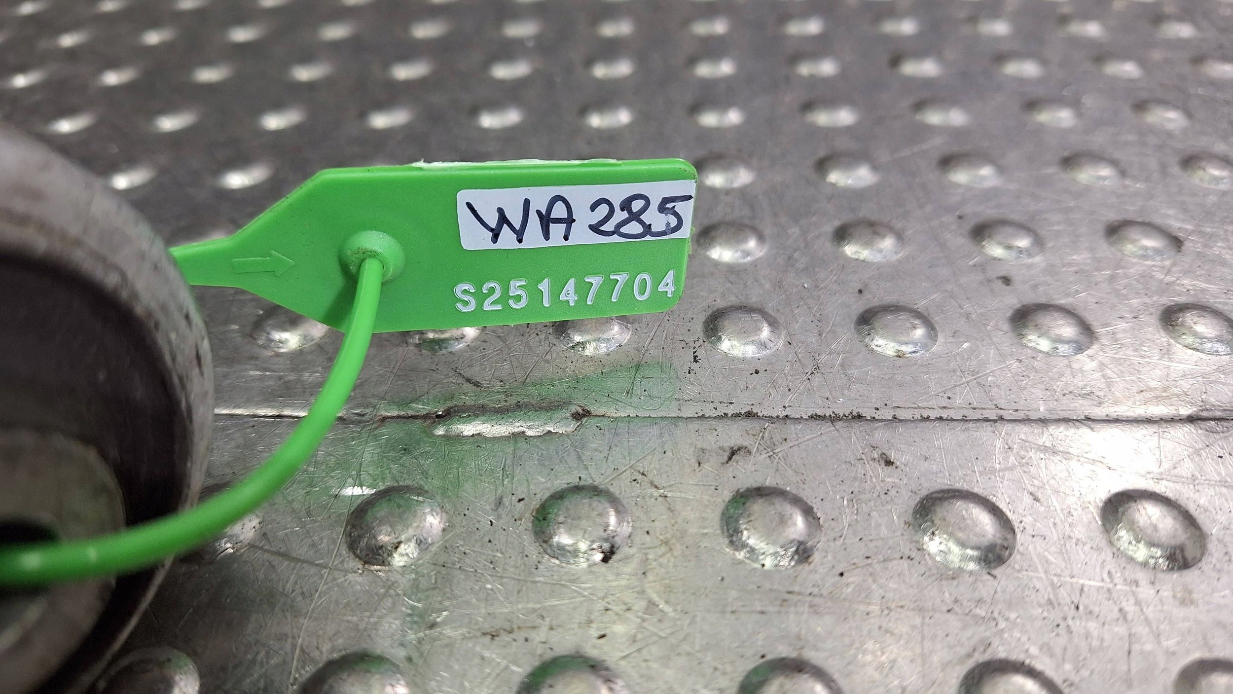 arm left front upper OE 4D0407511F AUDI A4 B6 A6 C5 PASSAT B5 SUPERB and