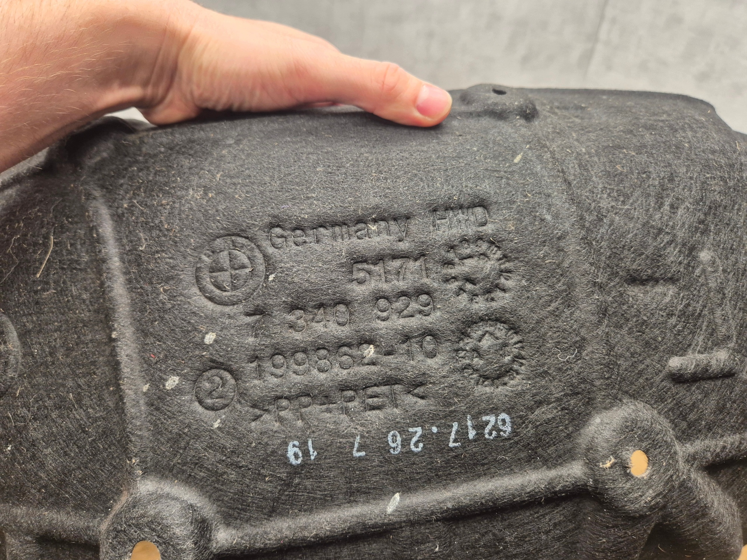 BMW 3 G20 G21 mudguard rear. left left rear part 7340929