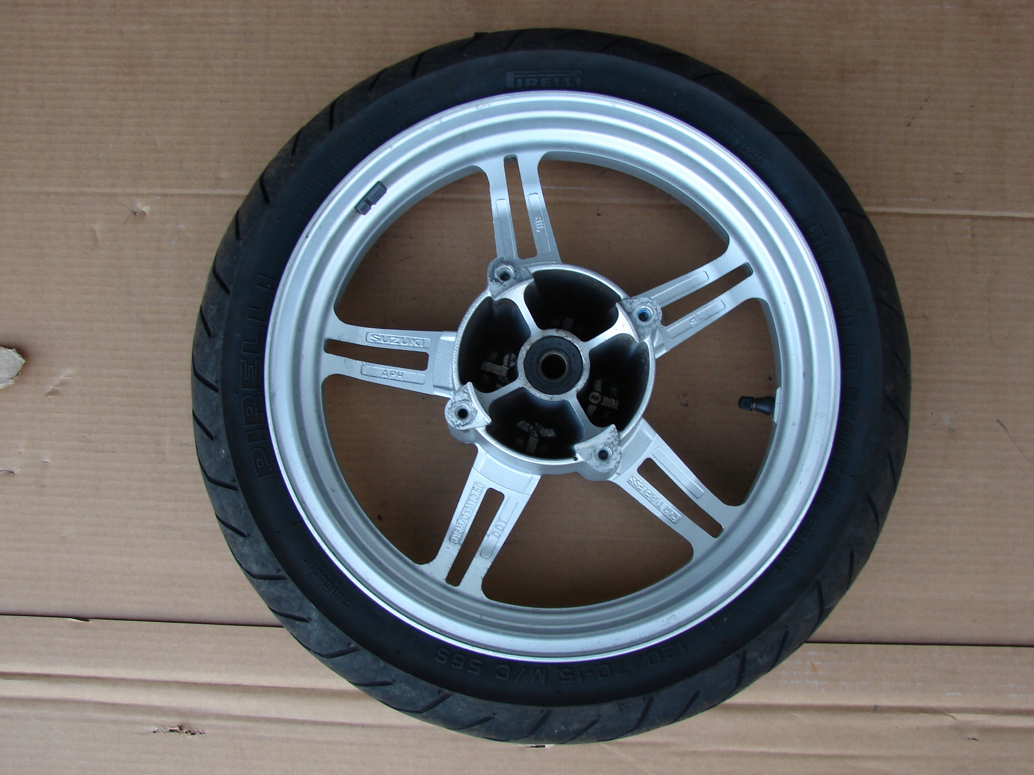 Колесо обода передняя шина Suzuki an 650 Burgman