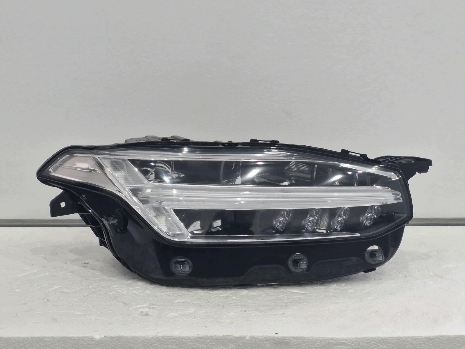 light right Volvo XC90 II Full LED MID LED 2020