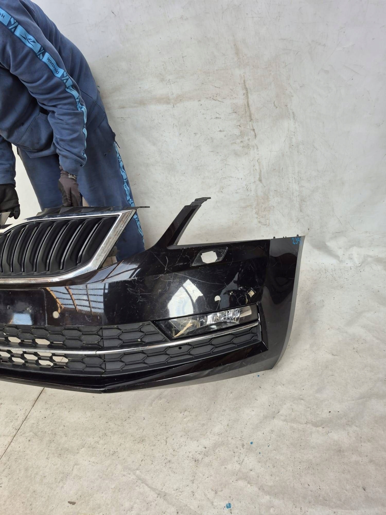 SKODA OCTAVIA III LIFT 17- bumper front front 4XPDC SPR 5E0807221N