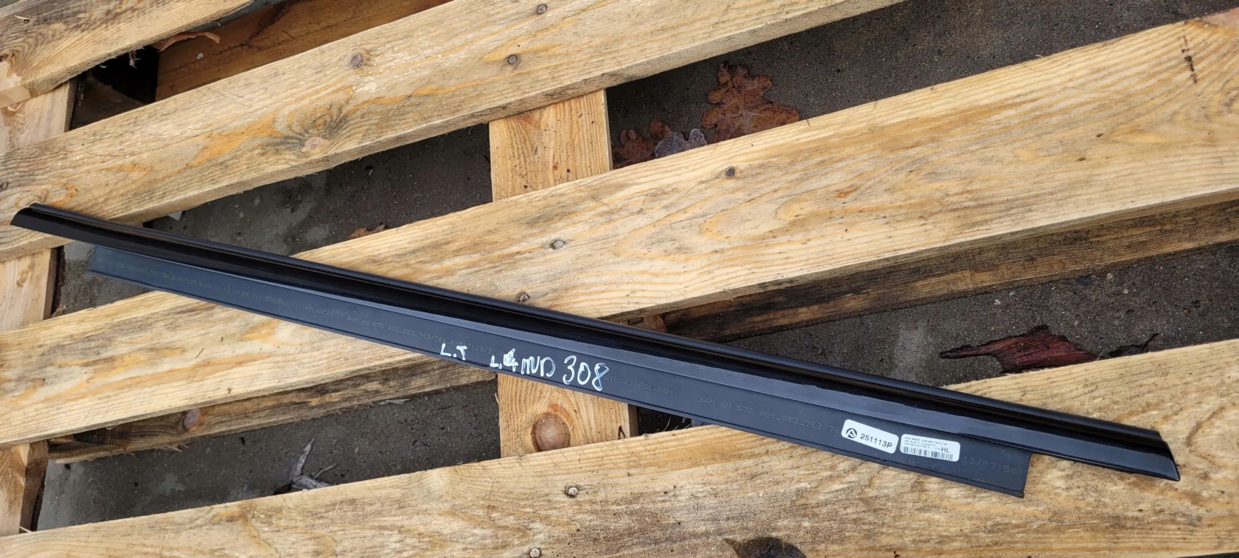 S7 4G A7 moulding dust door left left rear part black