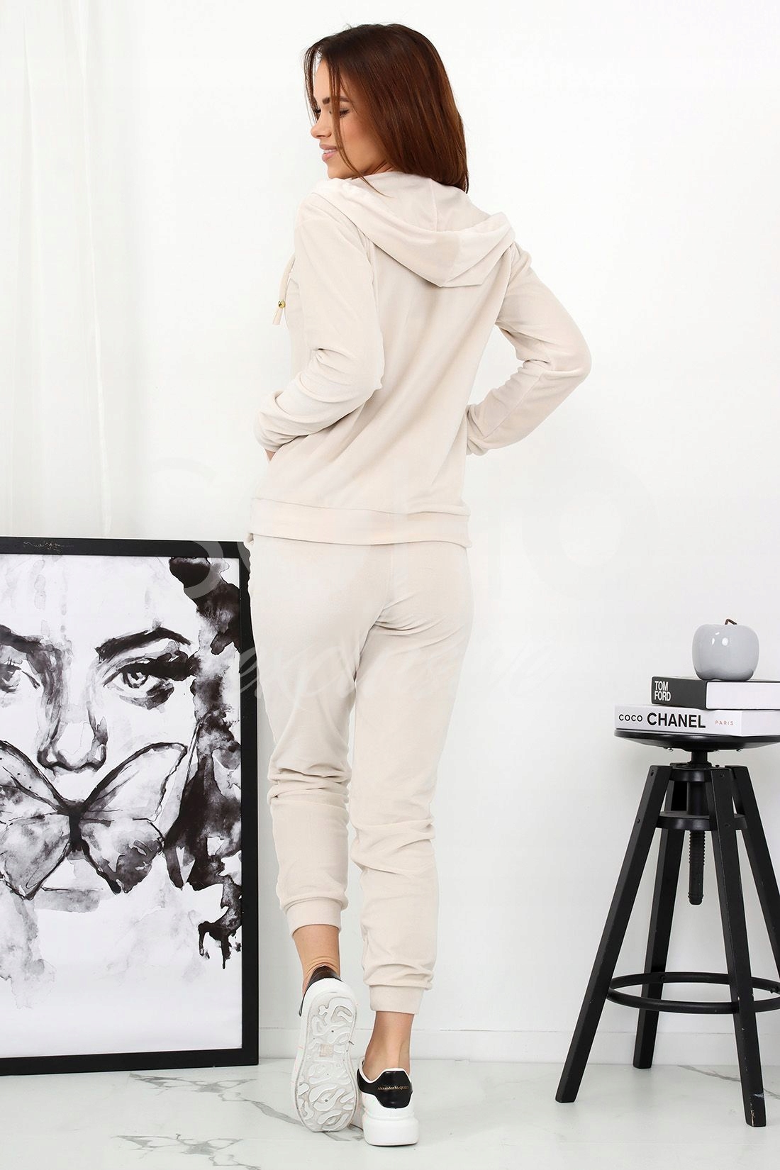 DRES DAMSKI WELUROWY KOMPLET 42 XL ECRU Model 2379