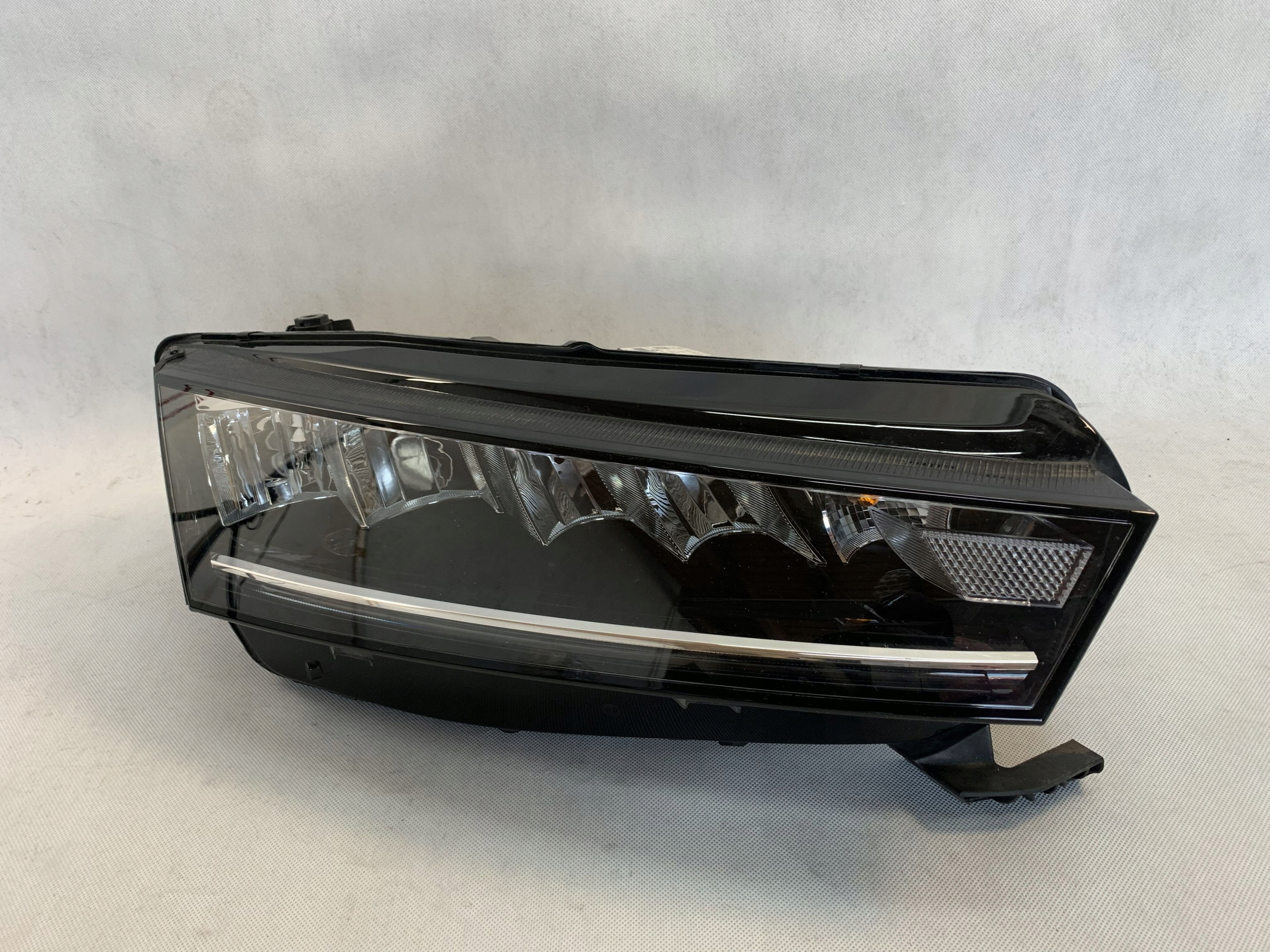 light front right reflektor Skoda Octavia IV 20r 5E4941016 02.26