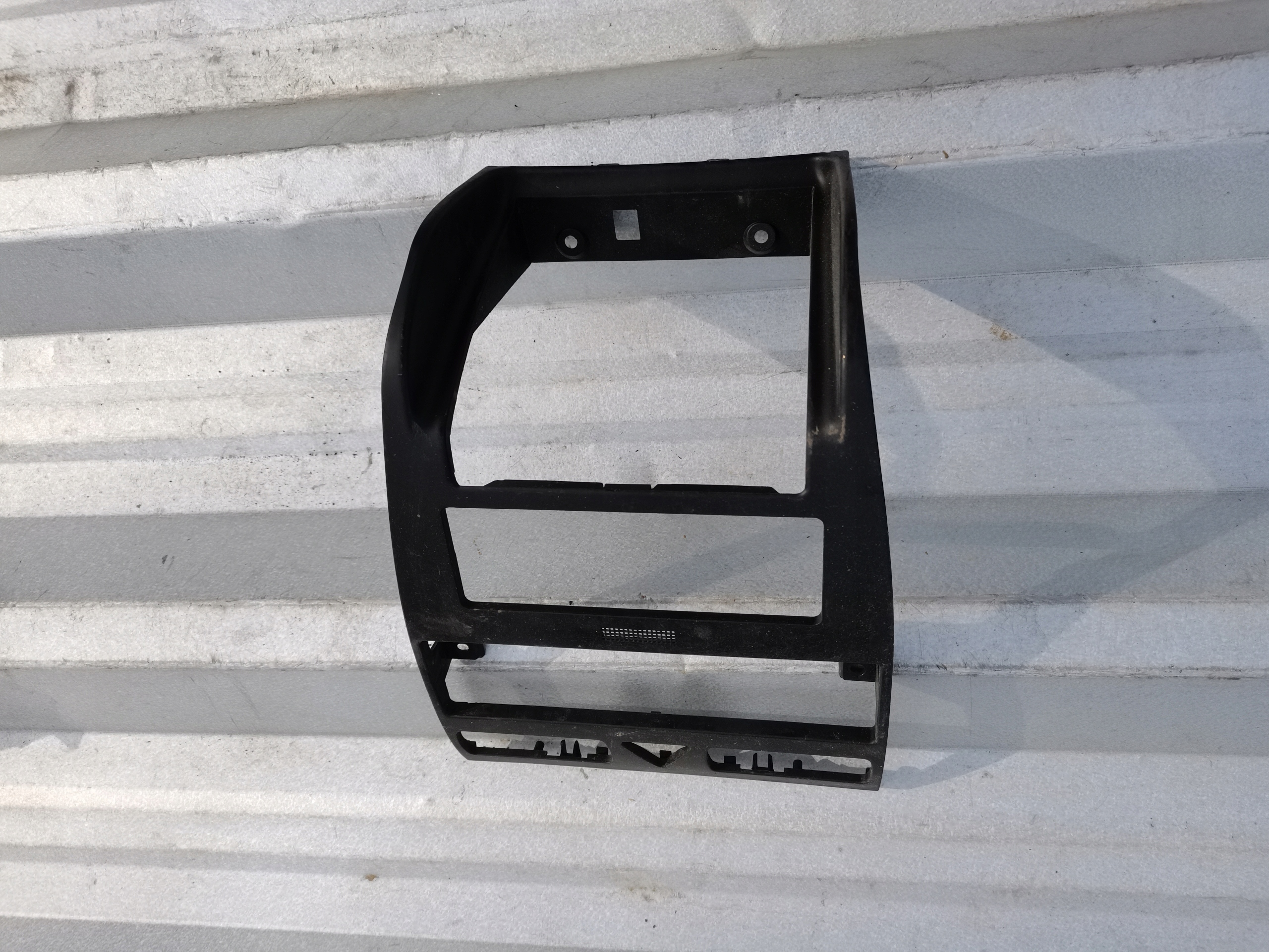 AUDI A3 8L RAMKA OBUDOWA KONSOLI 8L0863263