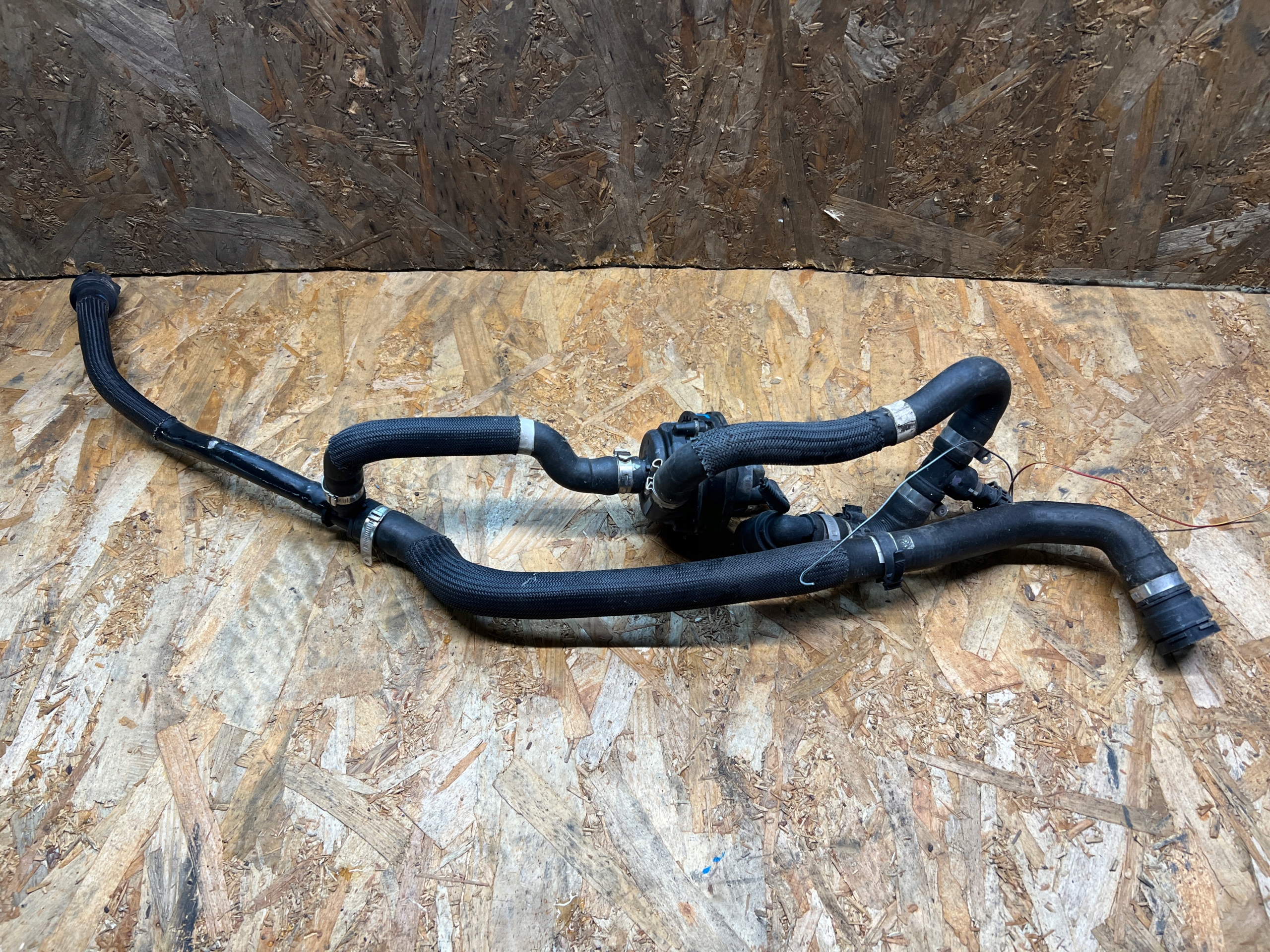 pumpa cirkulacije vode cijev crijevo prijenos ALFA ROMEO STELVIO 52076512