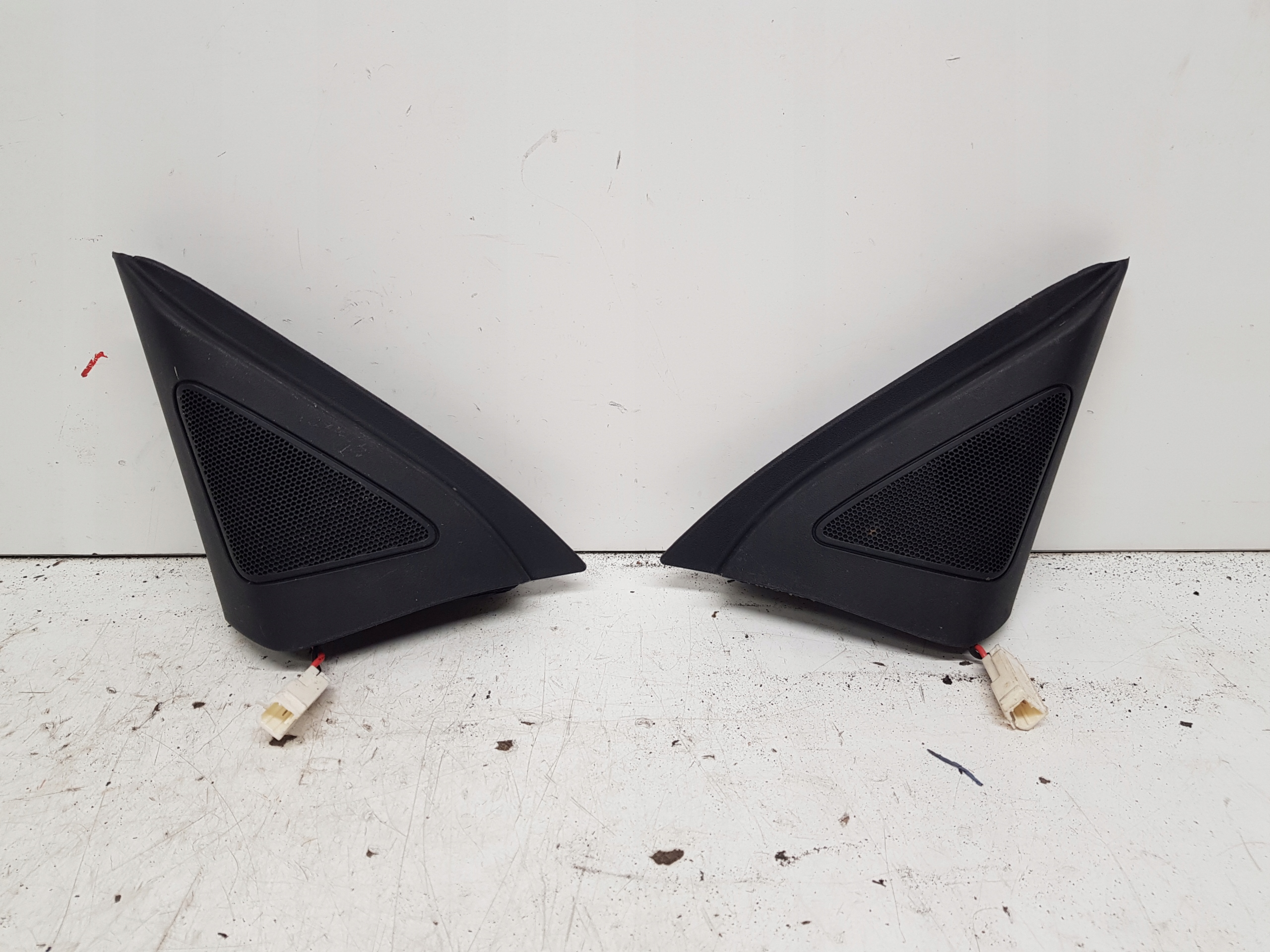 kia CEED I pro треугольник дверь левая правый передний 11-