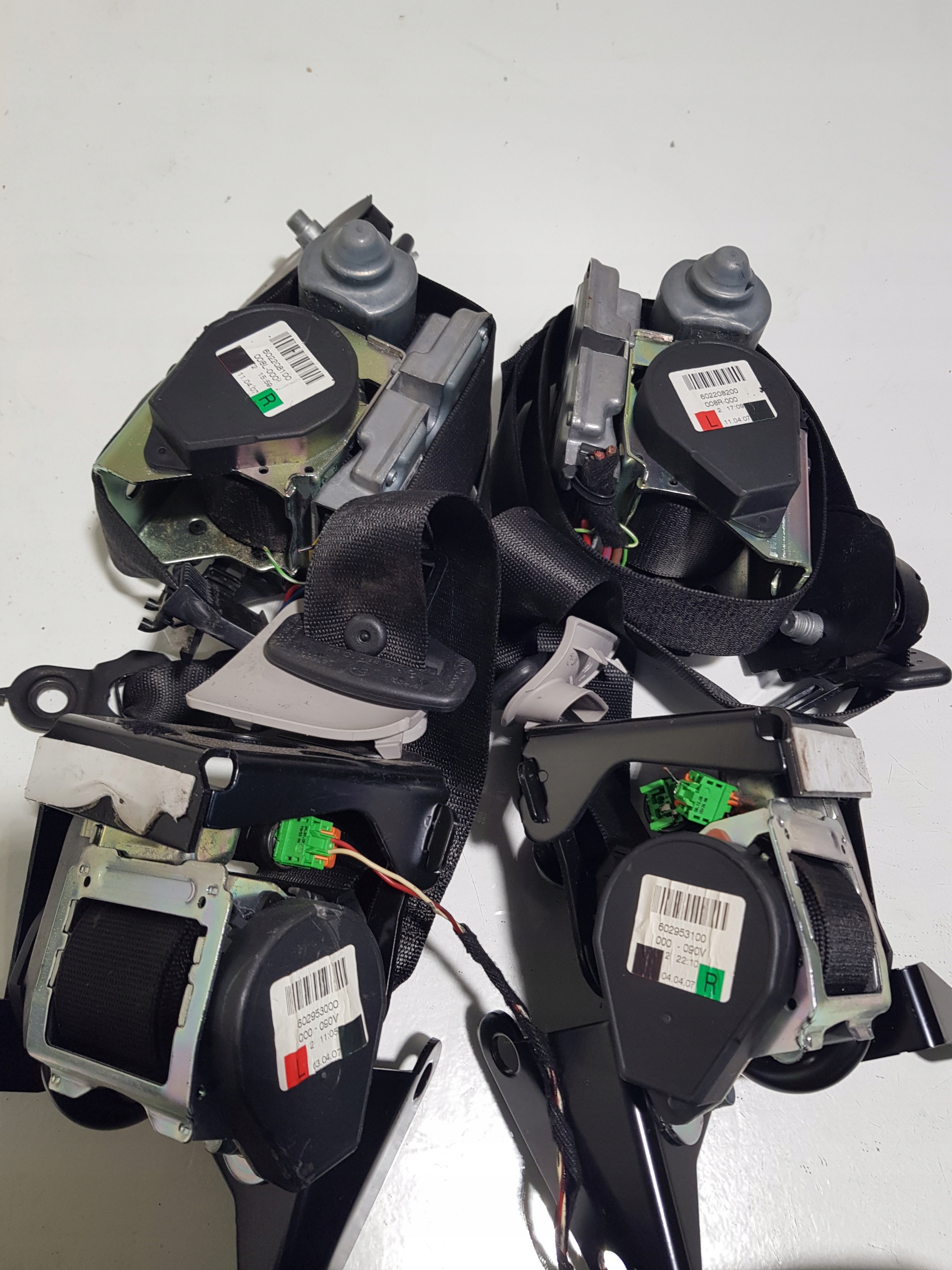 602208100 602208200 - Ремені передній лівий правий комплект MERCEDES W211 LIFT