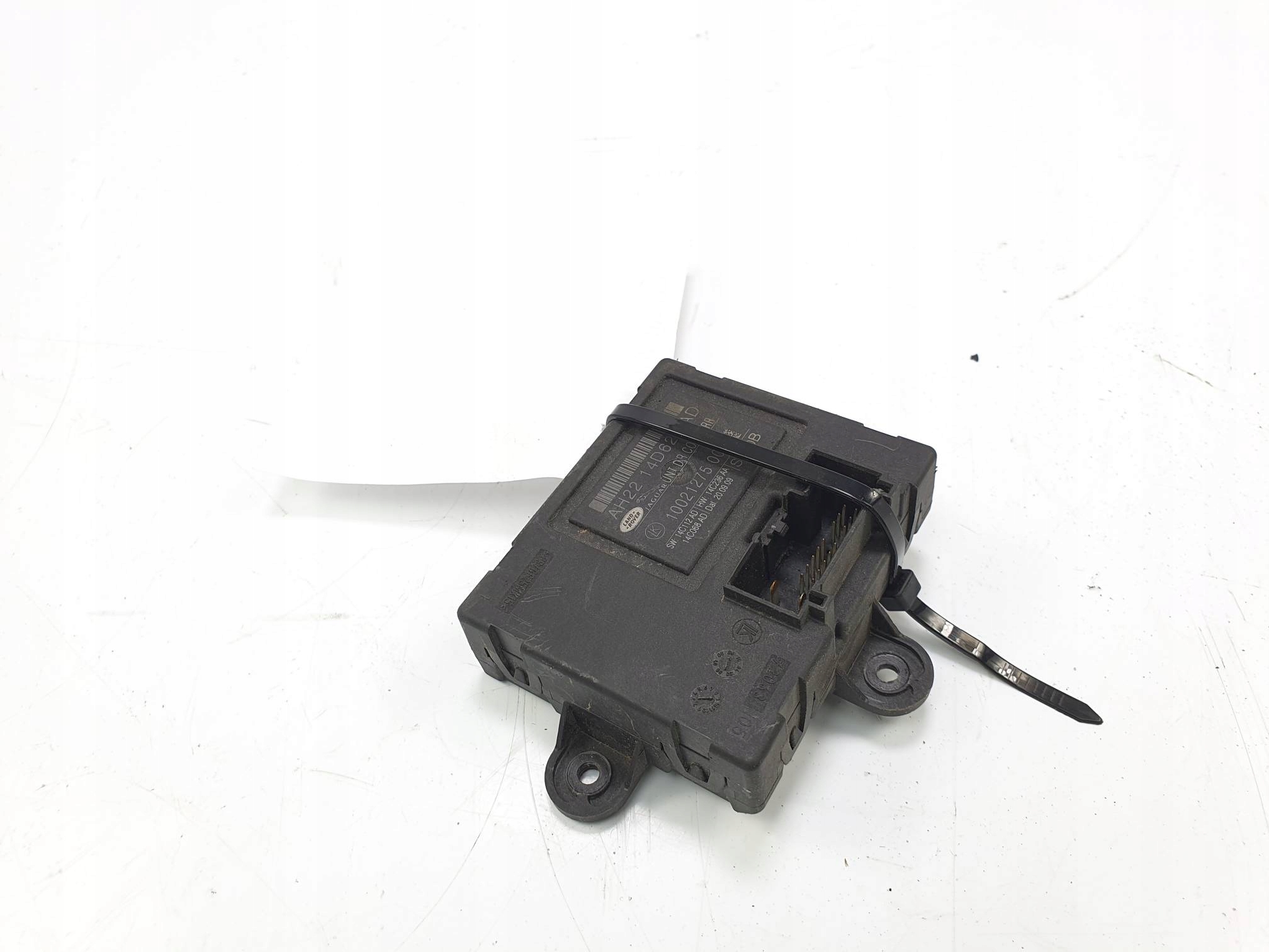 module door AH22-14D620-AD LAND ROVER RANGE ROVER VOGUE