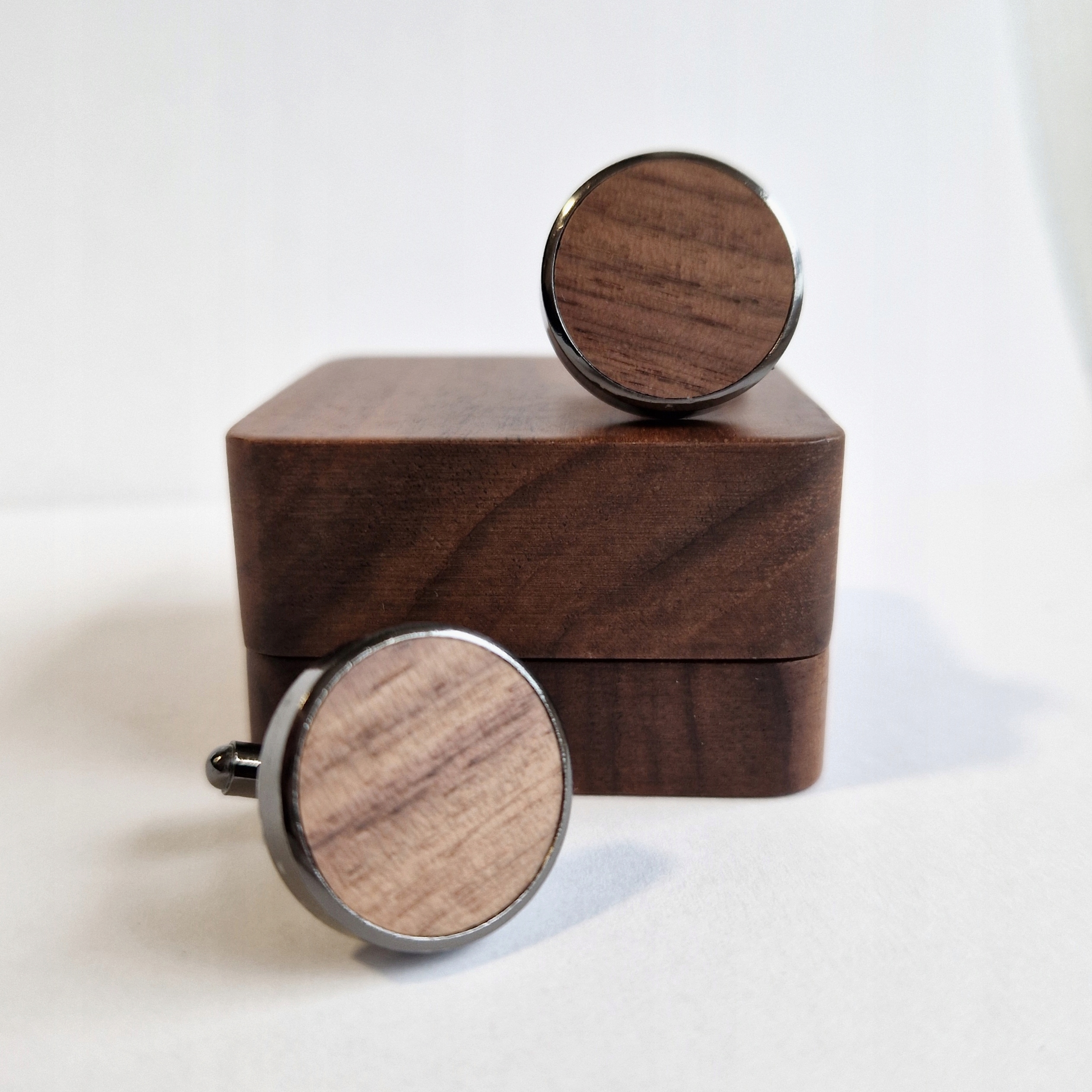 DREWNIANE SPINKI DO MANKIETÓW KOSZULI W PUDEŁKU ZESTAW Z PUDEŁKIEM Kod producenta CFF052