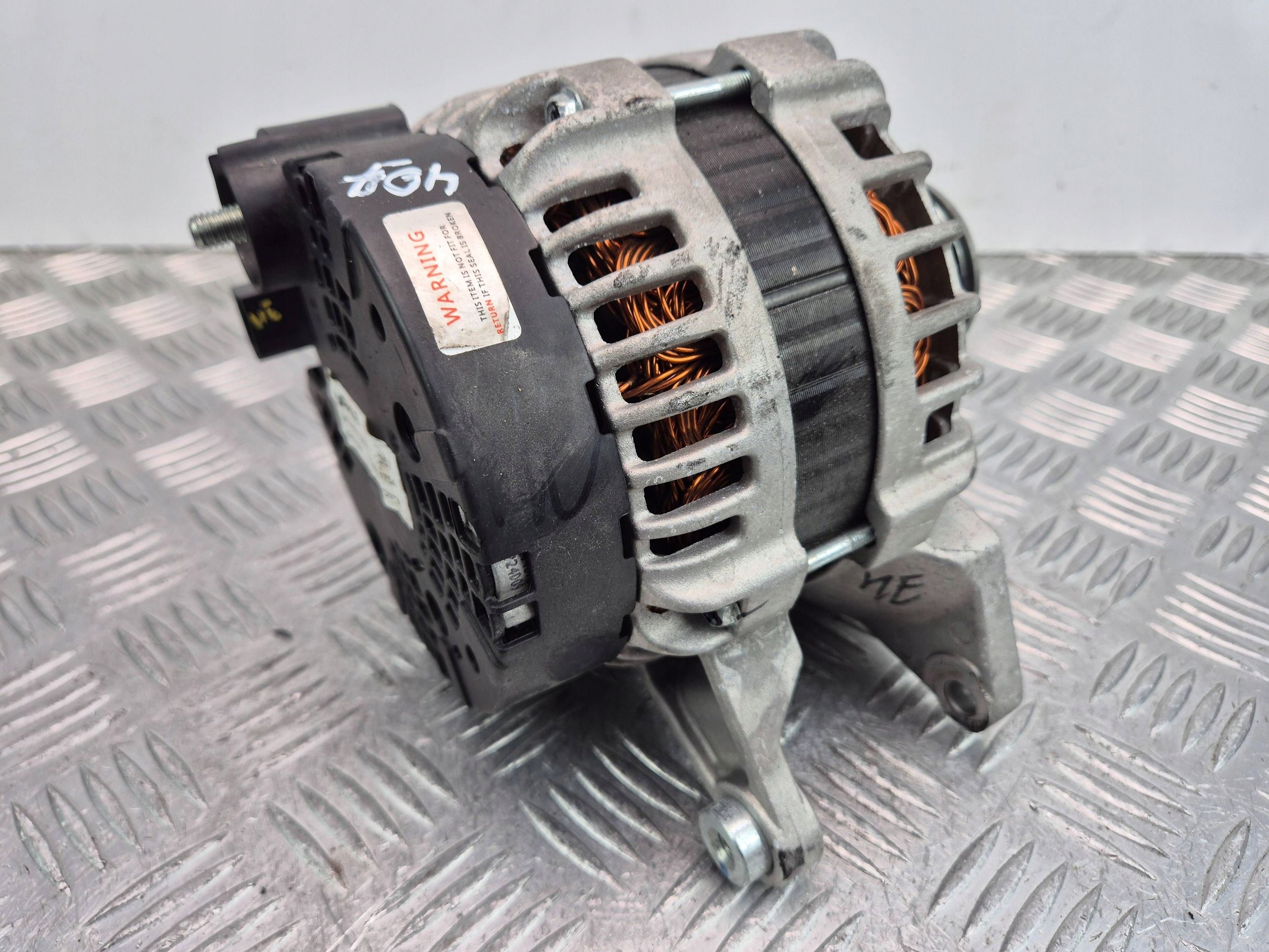 Mercedes E200 CGI W212 alternator A0009061503