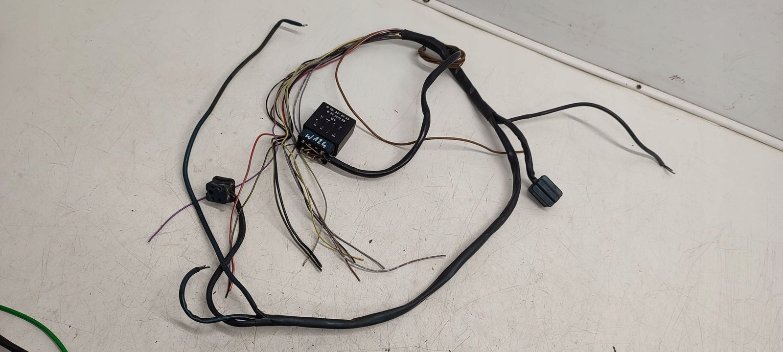 relay Mercedes W124 2,2