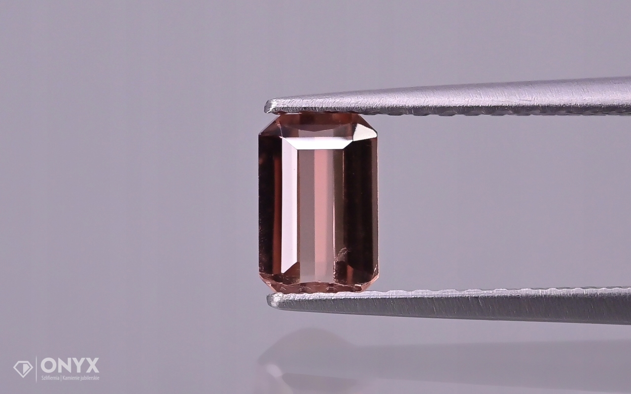 Turmalín fazetovaný oktagon 6x4 mm