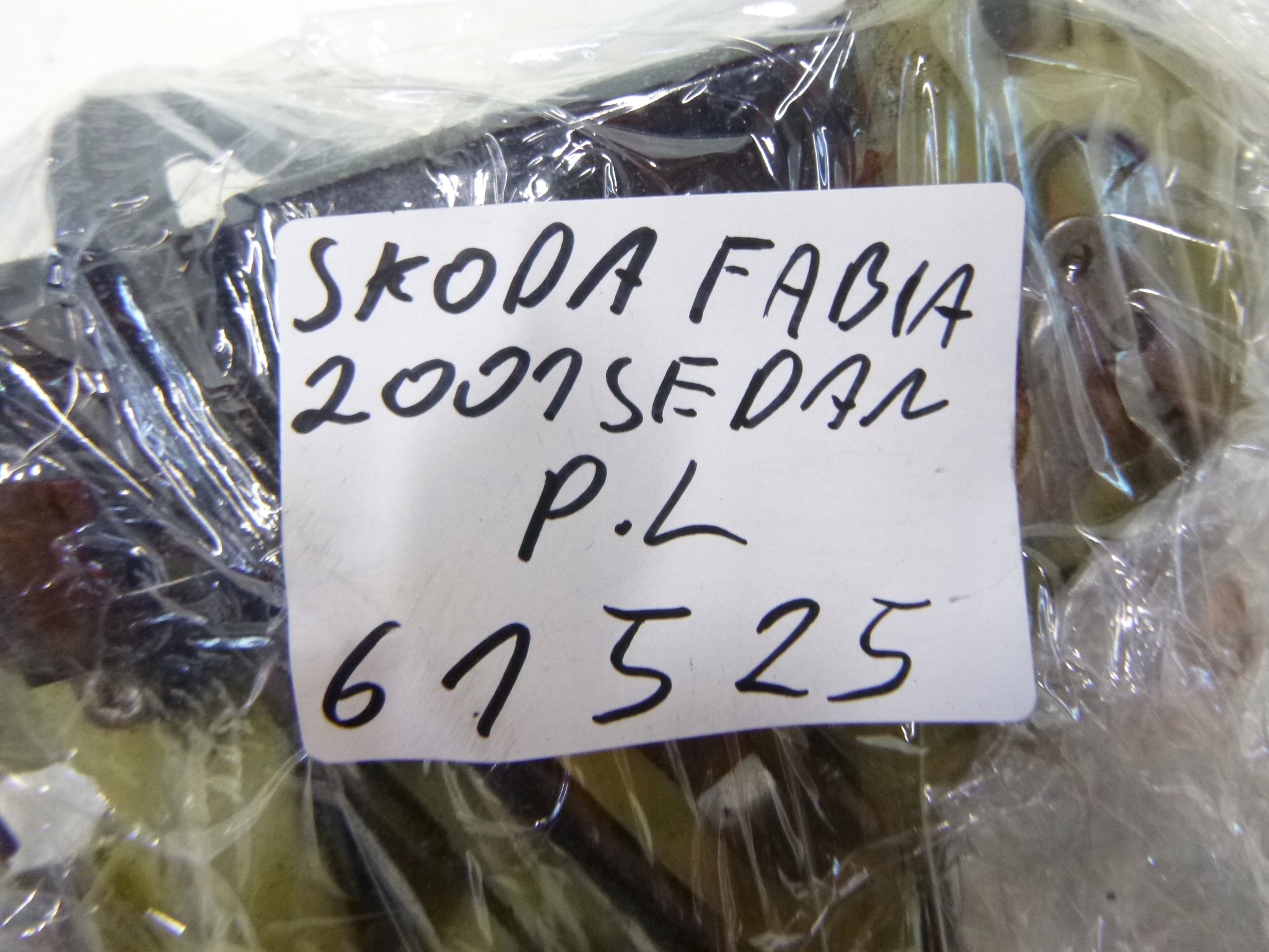 lock door front left Skoda Fabia 2001 sedan