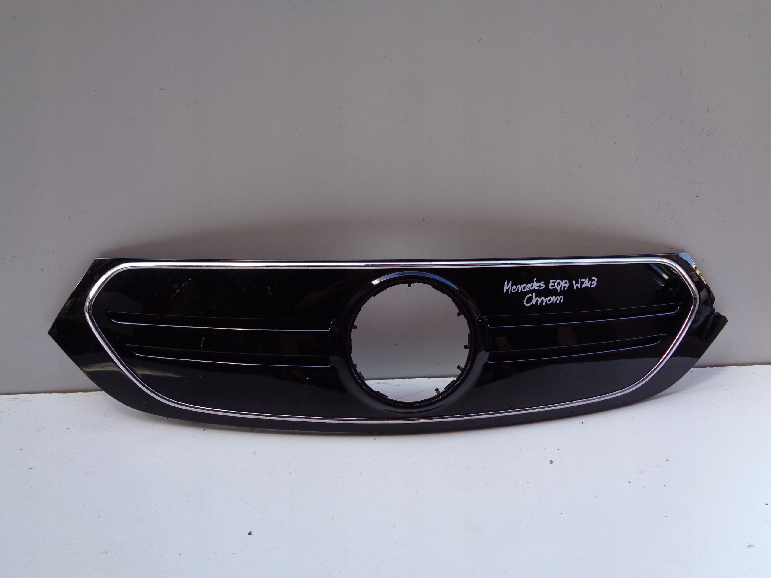 CHROM grille MERCEDES EQA W243