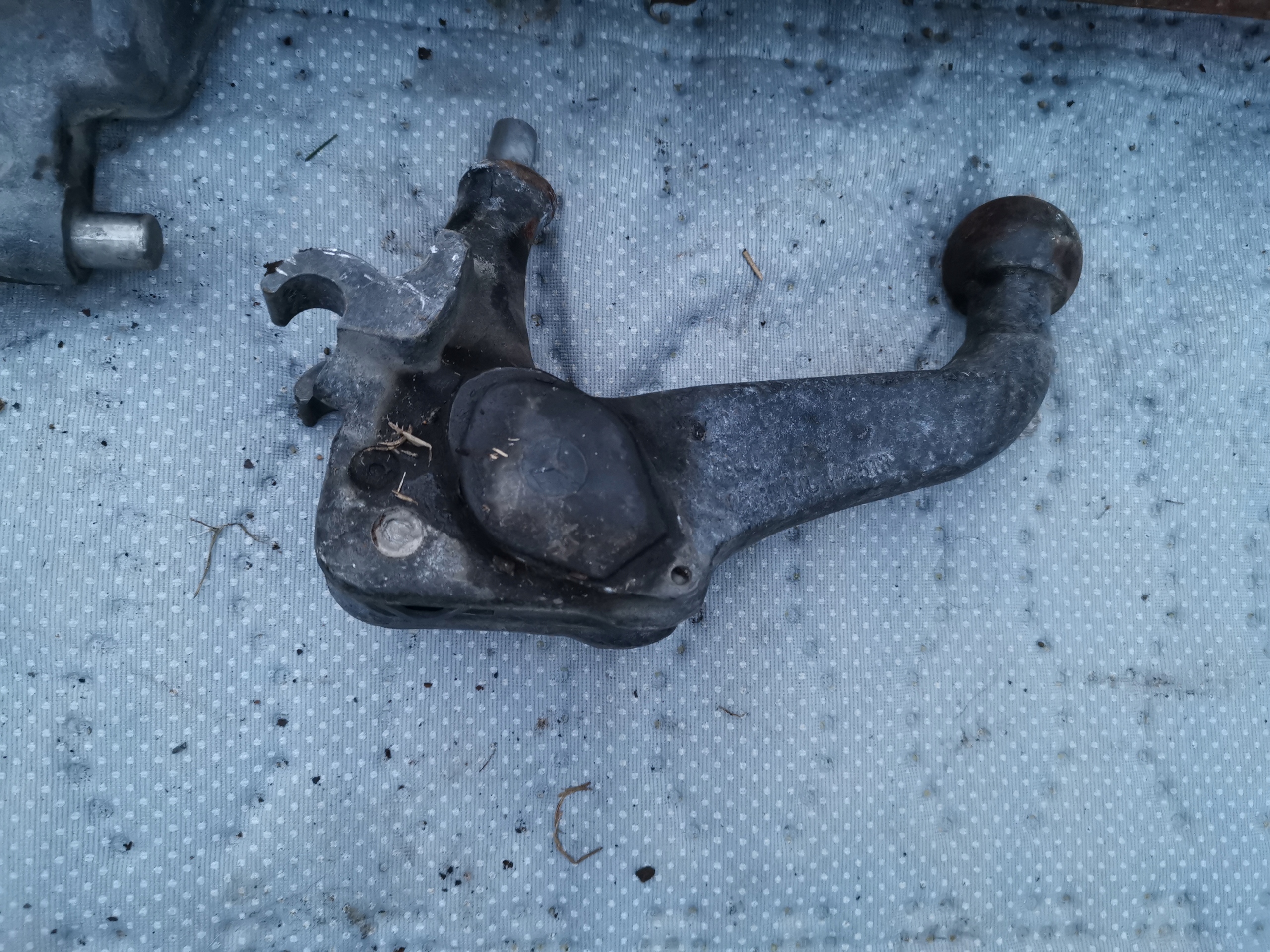 MERCEDES 190 W201 tow KULA ORIS odpinany