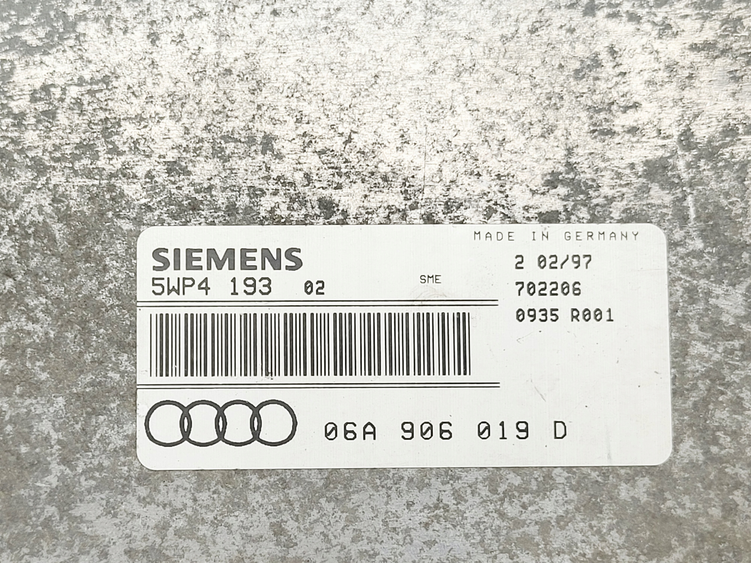 computer control unit of the engine AUDI A3 8L 1.6B 06A906019D