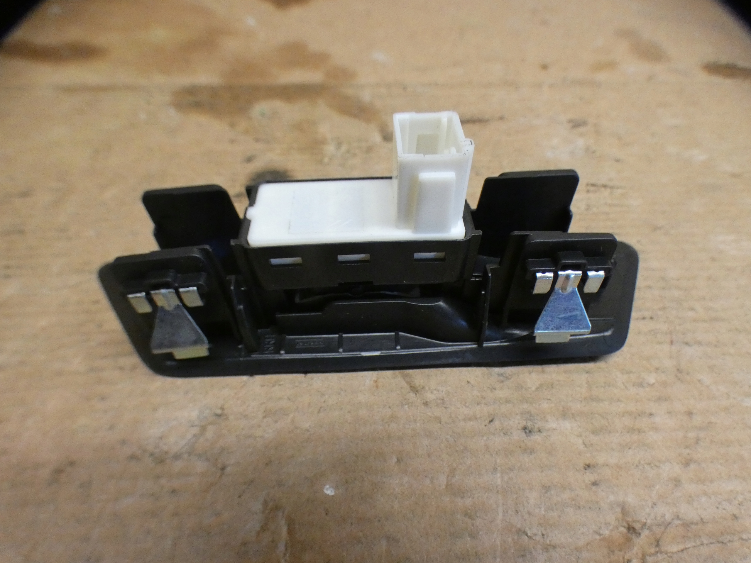 PANEL switch windows right rear part PEUGEOT 508 II 98220313ZD