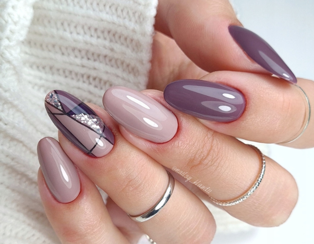 CLARESA LAKIER HYBRYDOWY WINTER WONDERLAND 7 GŁĘBOKI FIOLET ŚLIWKOWY Pojemność 5 ml