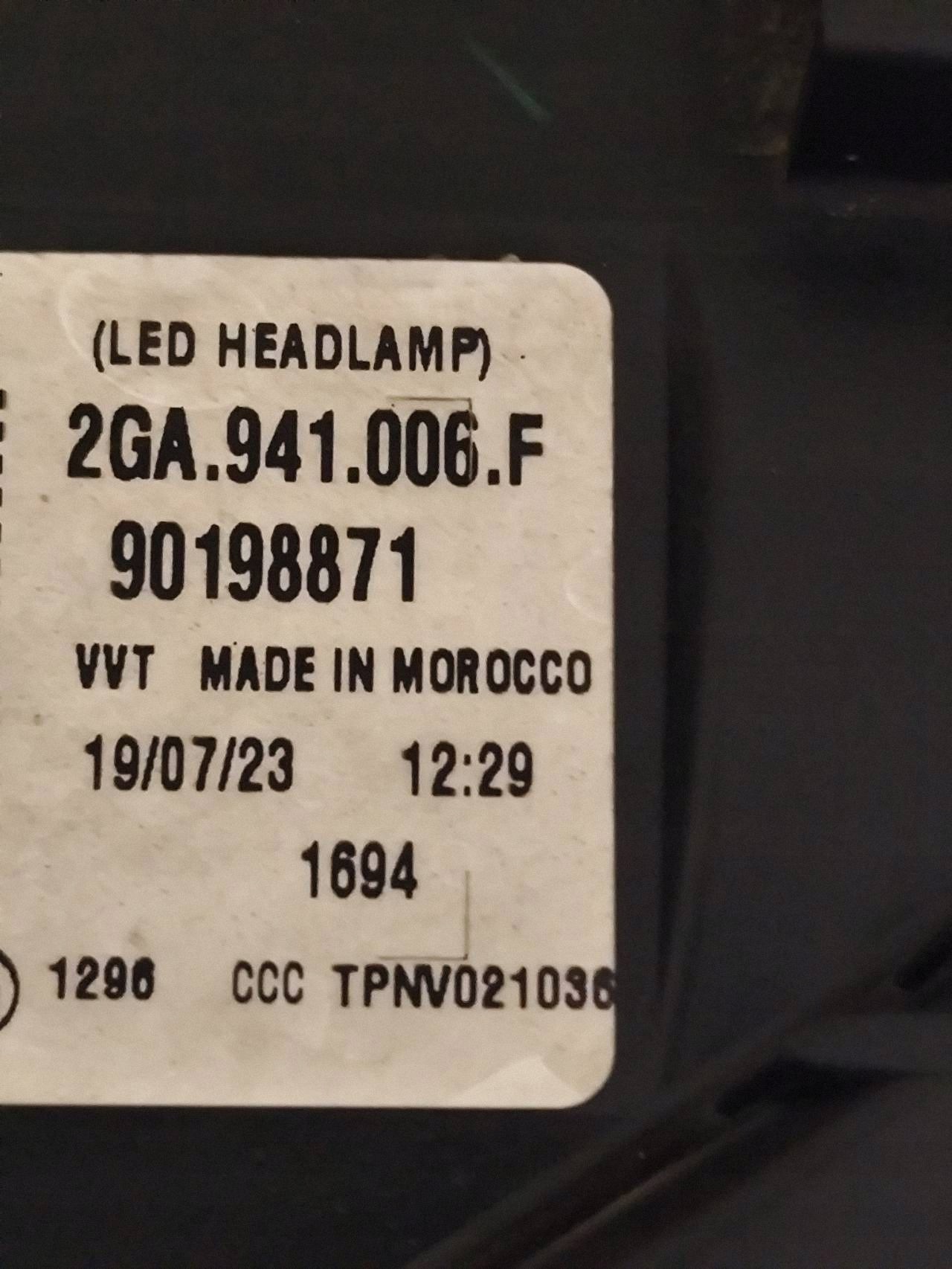 VW T-ROC LIFT 2GA light front right FULL LED 2GA941006F dismantling