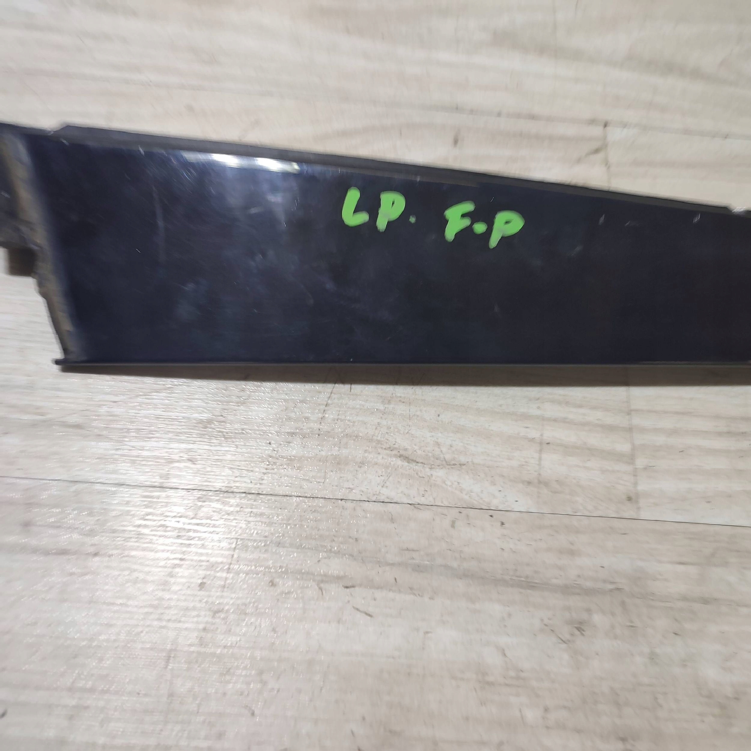 moulding door przednich front side left Jaguar F-Pace HK8320555A
