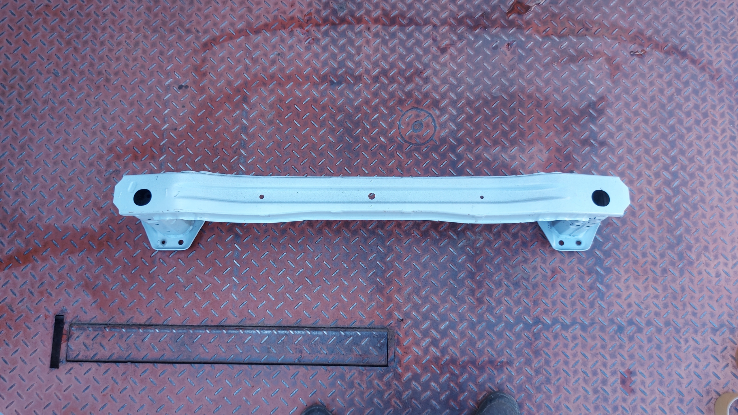 Stoßstangenträger heck hinten TOYOTA COROLLA E21 HB HATCHBACK
