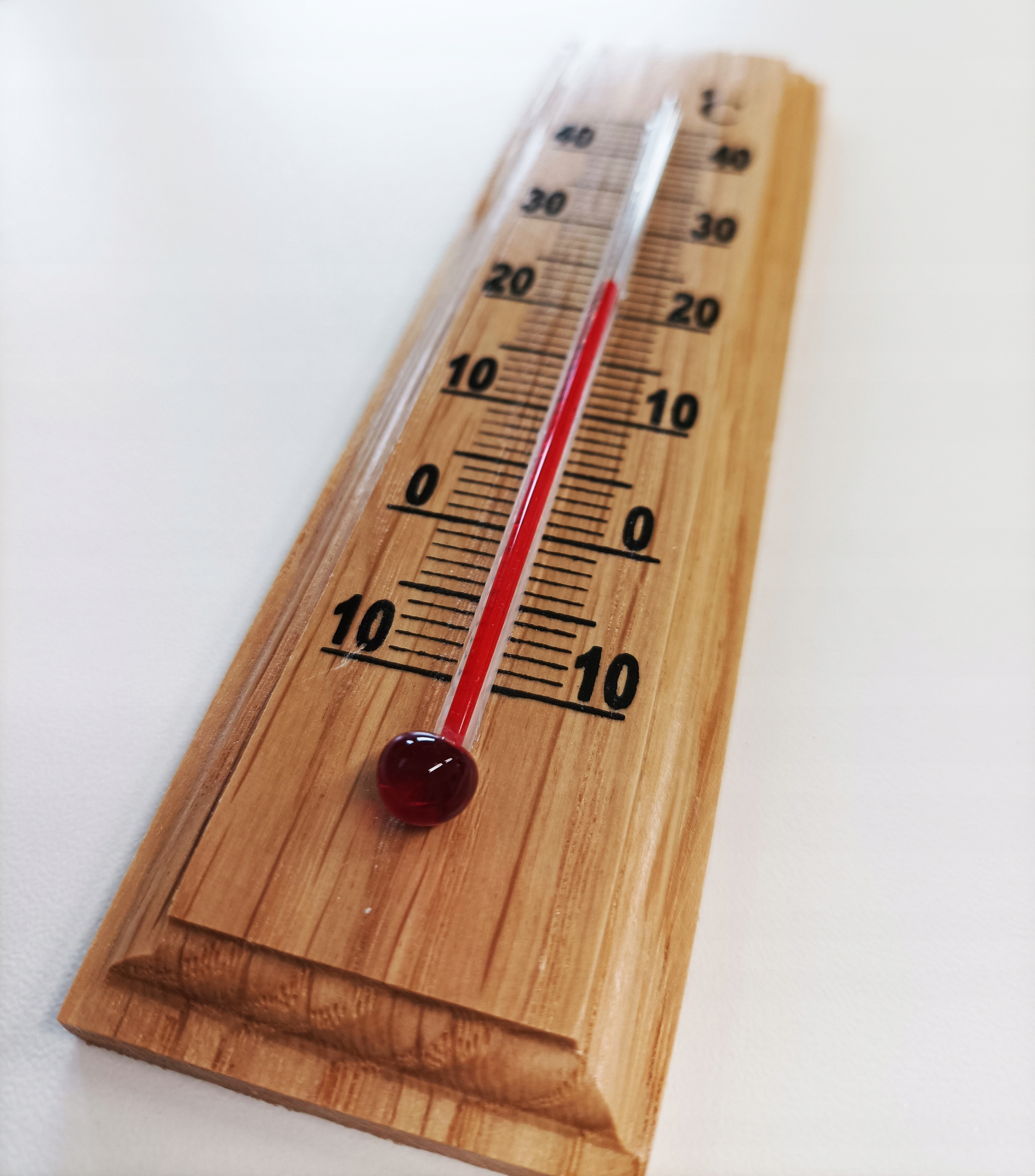 TERMOMETR POKOJOWY ŚREDNI DREWNIANY BEZRTĘCIOWY Model inny