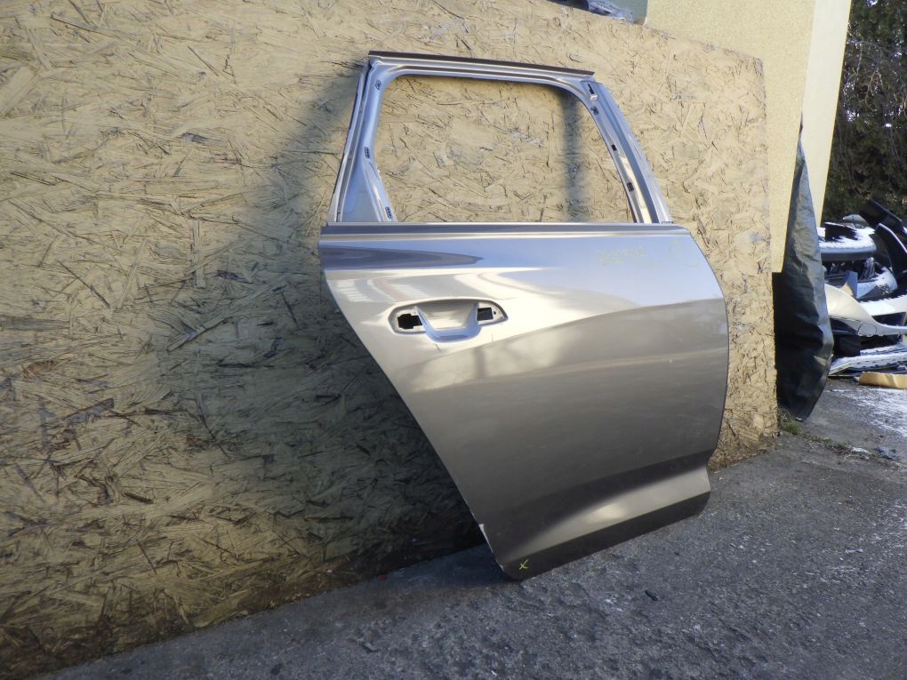AUDI A6 C8 4K9 KOMBI door right rear.