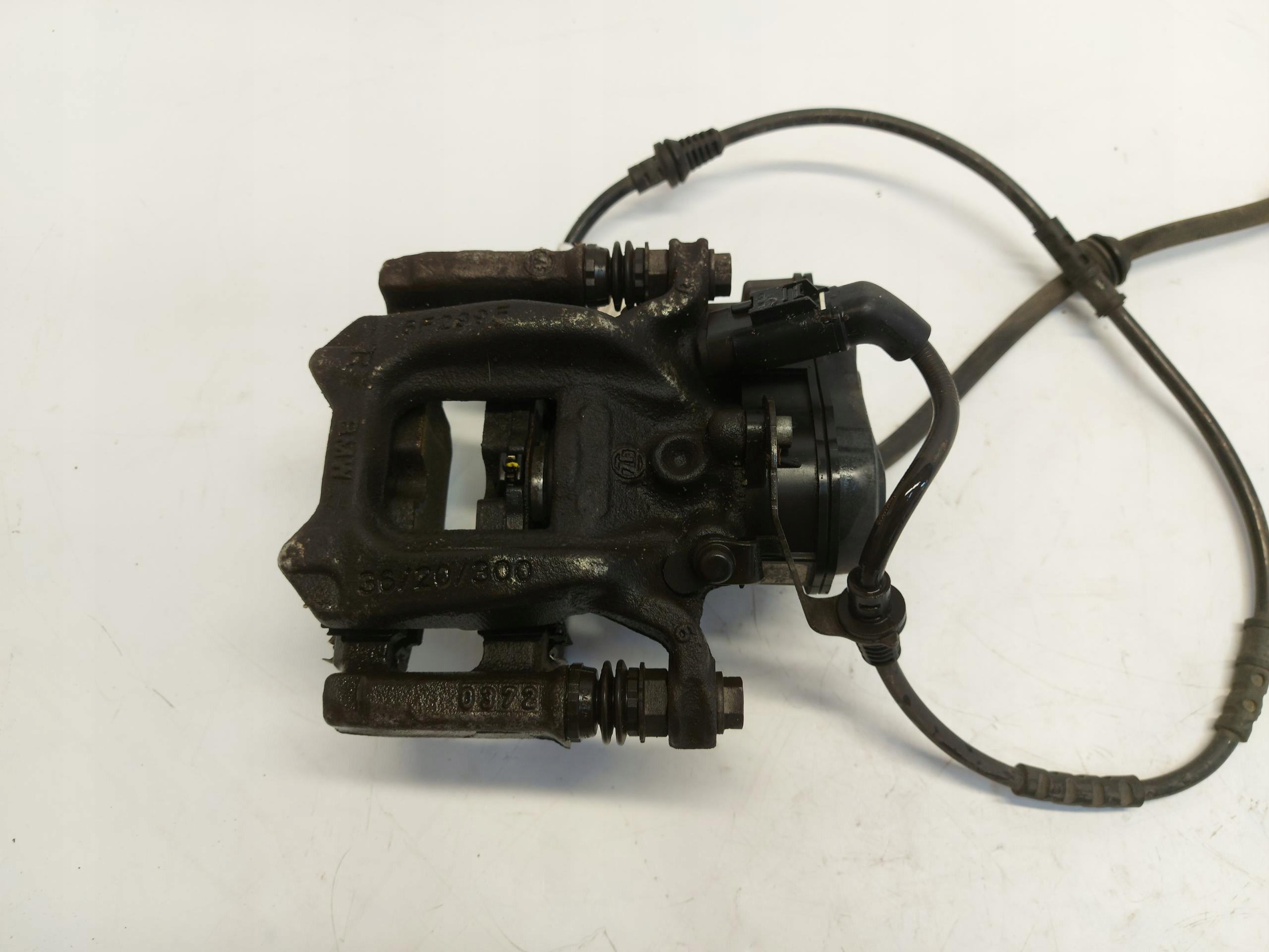 BMW U06 200i caliper brake rear part right 6891066