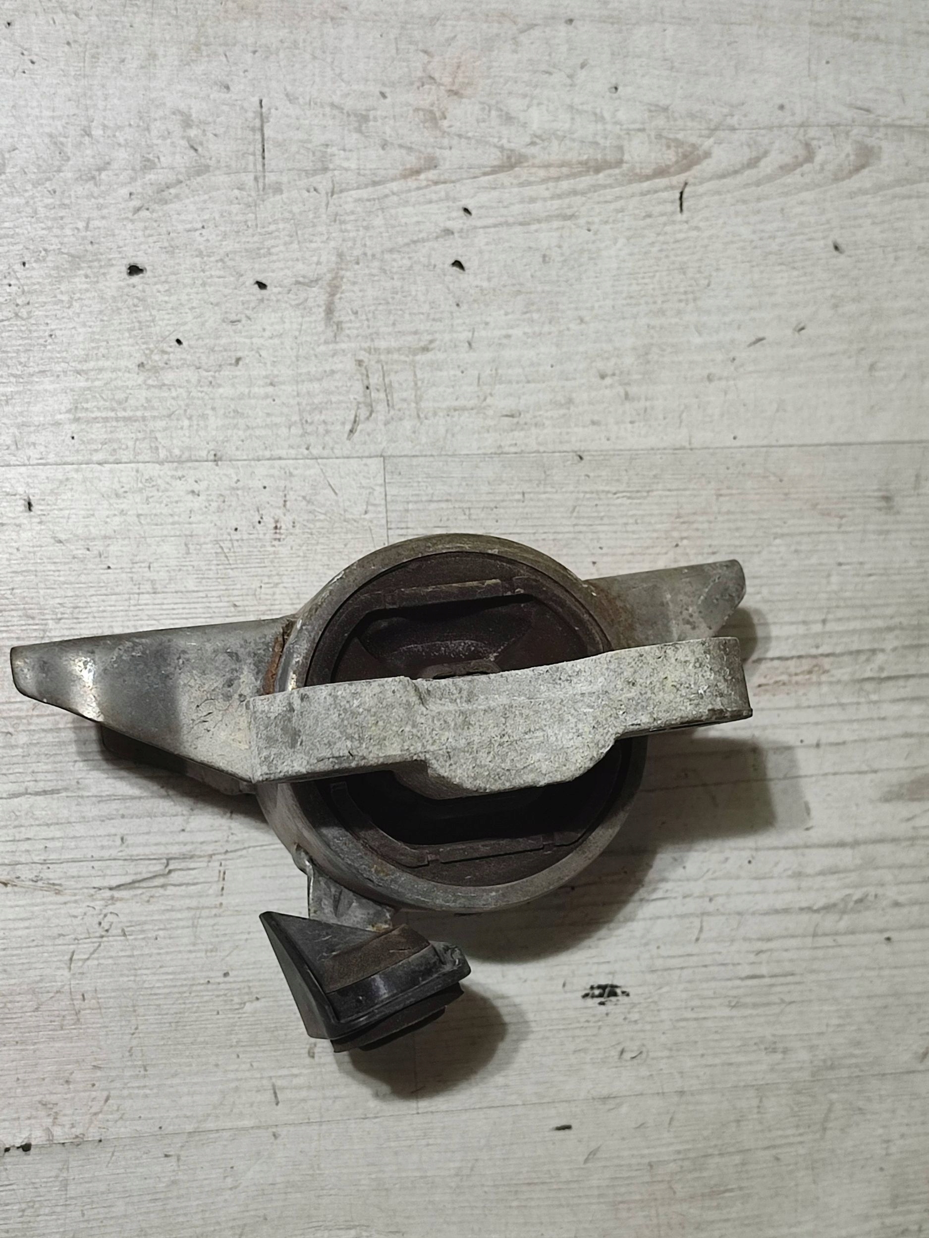 Opel Corsa E 2018 Console / Support plaque Moteur