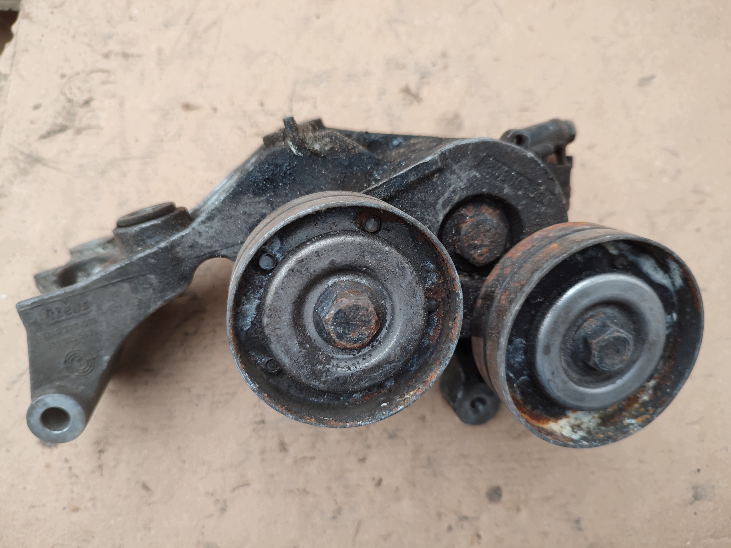 supporto alternatore OPEL ASTRA H 1.7 CDTI 898005563