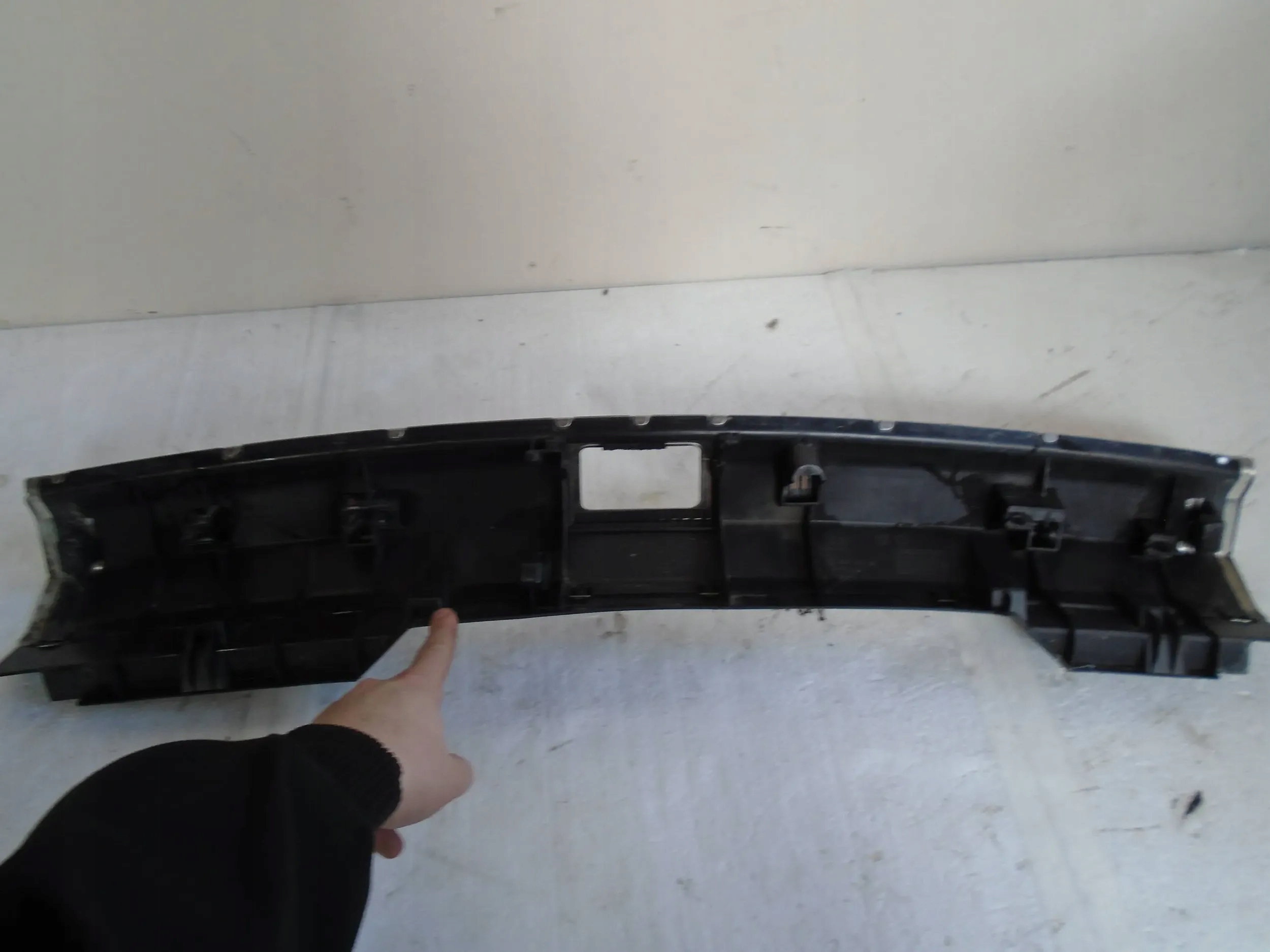kryt stěny kufru chrom 8K9864483A Audi A4 09