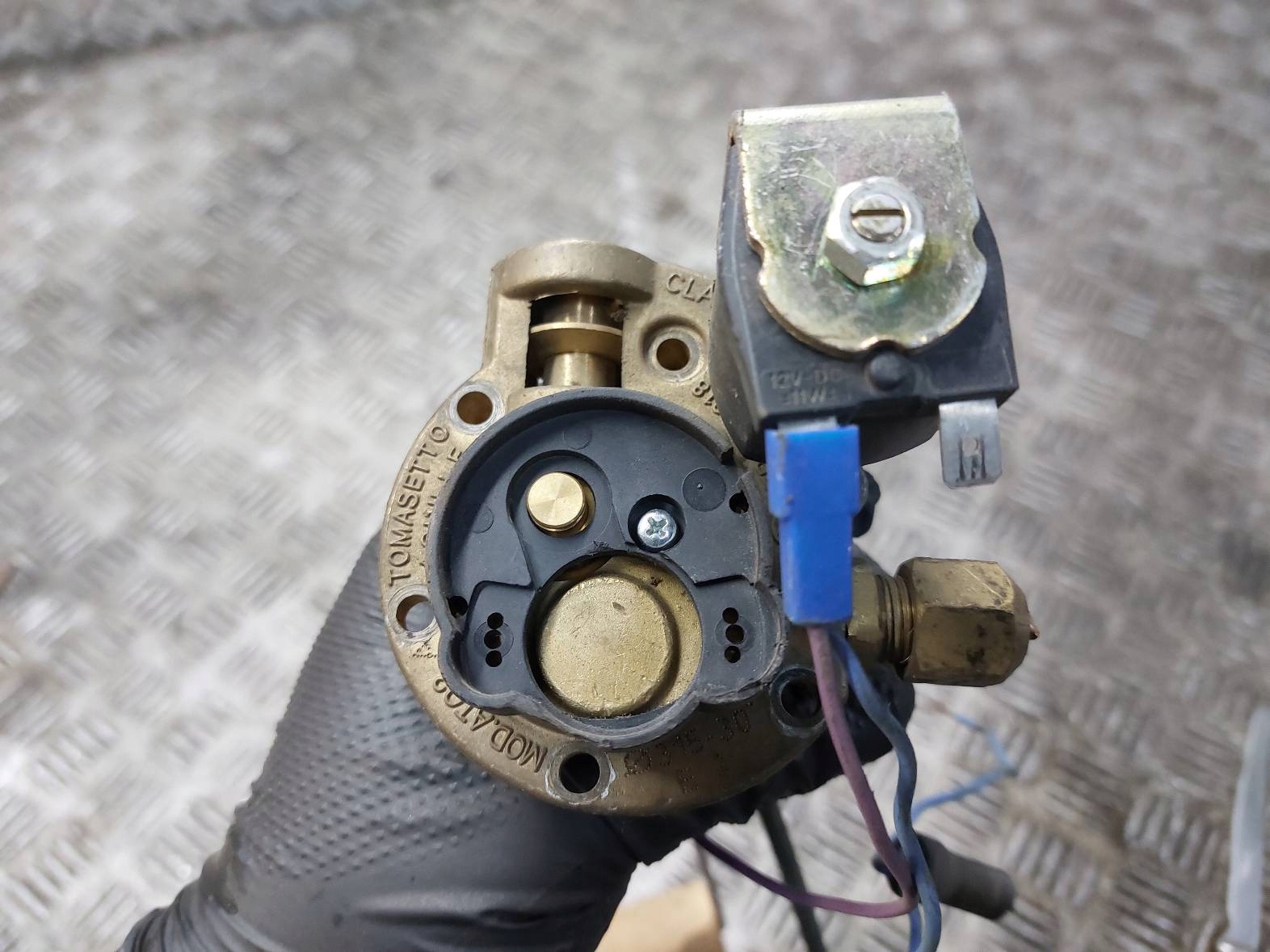 ZAWÓR WIELOZAWÓR ELEKTROZAWÓR BUTLI LPG TOMASETTO 315/30 Jakość części (zgodnie z GVO) O - oryginał z logo producenta pojazdu (OE)