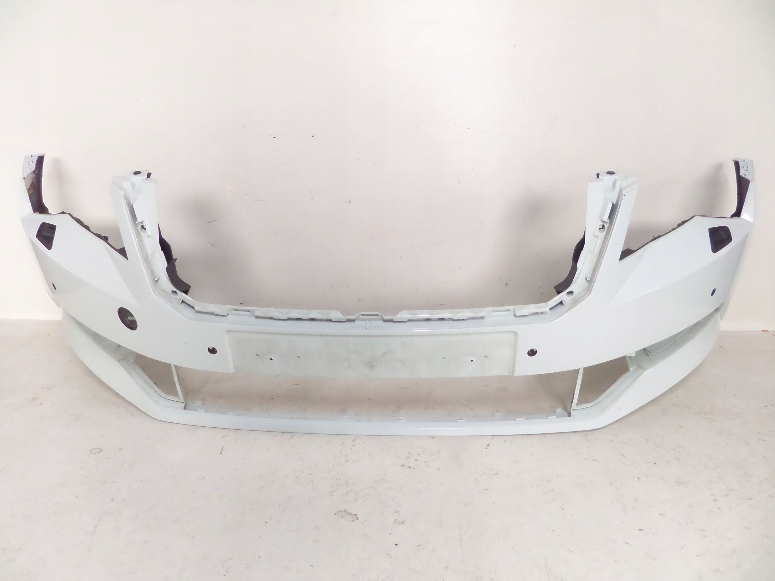 FRONTSTOSSSTANGE VORNE SKODA SUPERB III 15