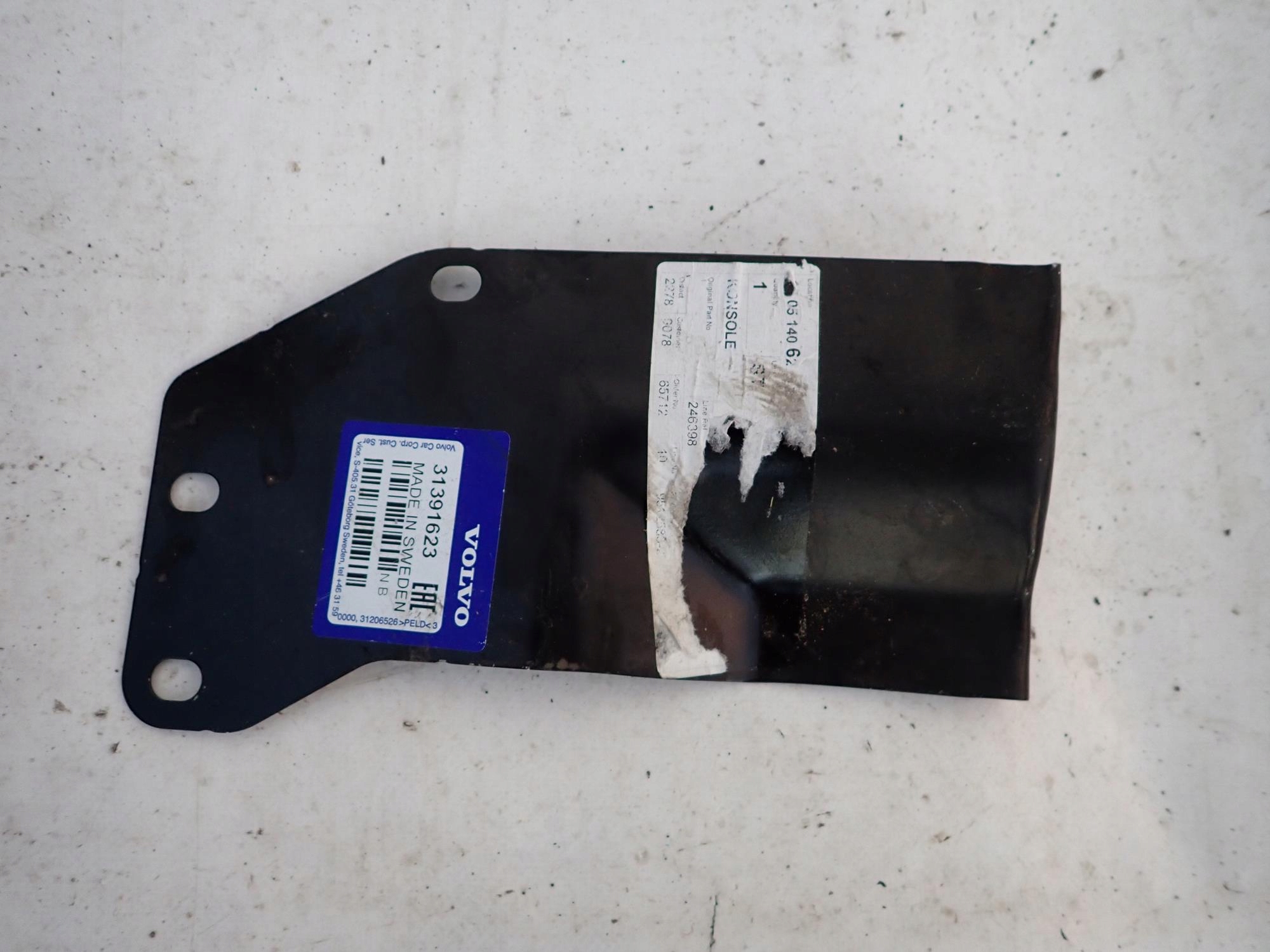 VOLVO XC60 II 2 17- console holder siders left