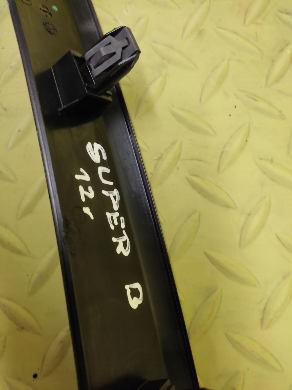 SKODA SUPERB II DEKOR moulding KOKPITU 3T1858418B