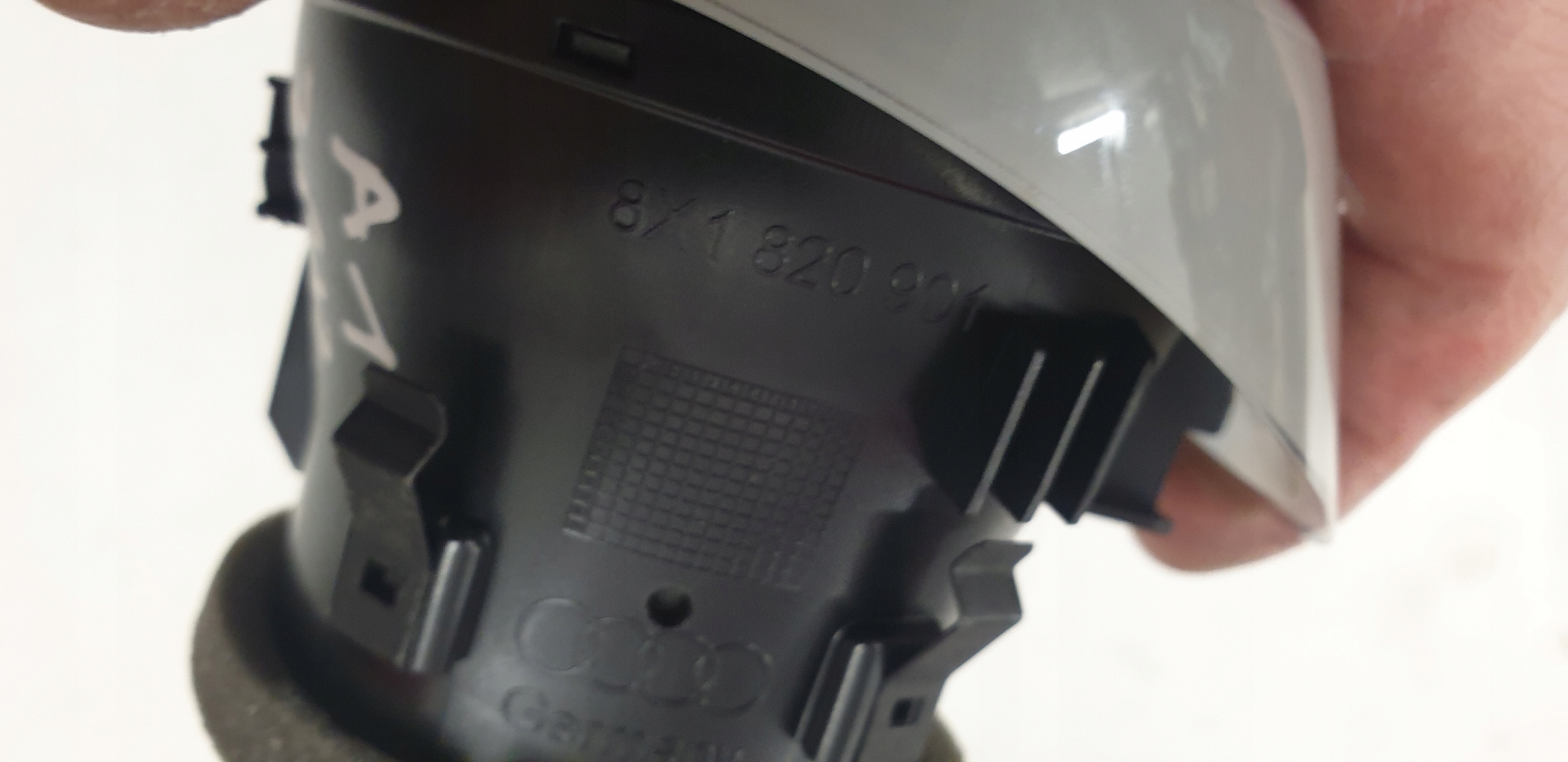 grid intake air AUDI A1 8X 2009- 8X1820901