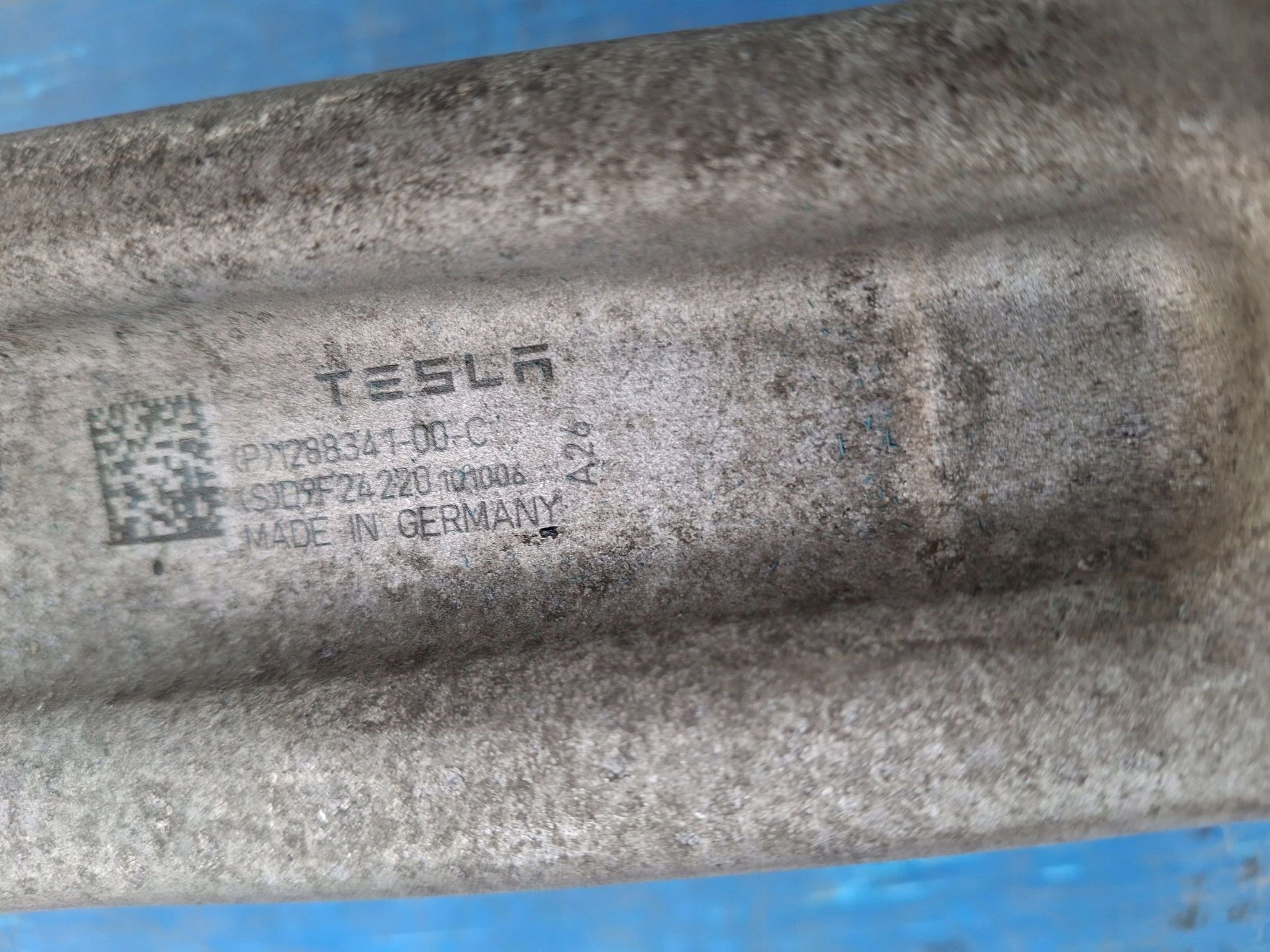 Querlenker vorne TESLA MODEL Y 2020R-> 1288341-00-C
