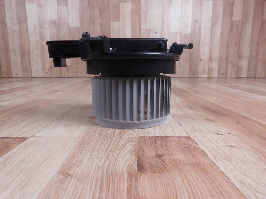 87103-78030 87103-78010 - Lexus nx300h NX200T тепловентилятор