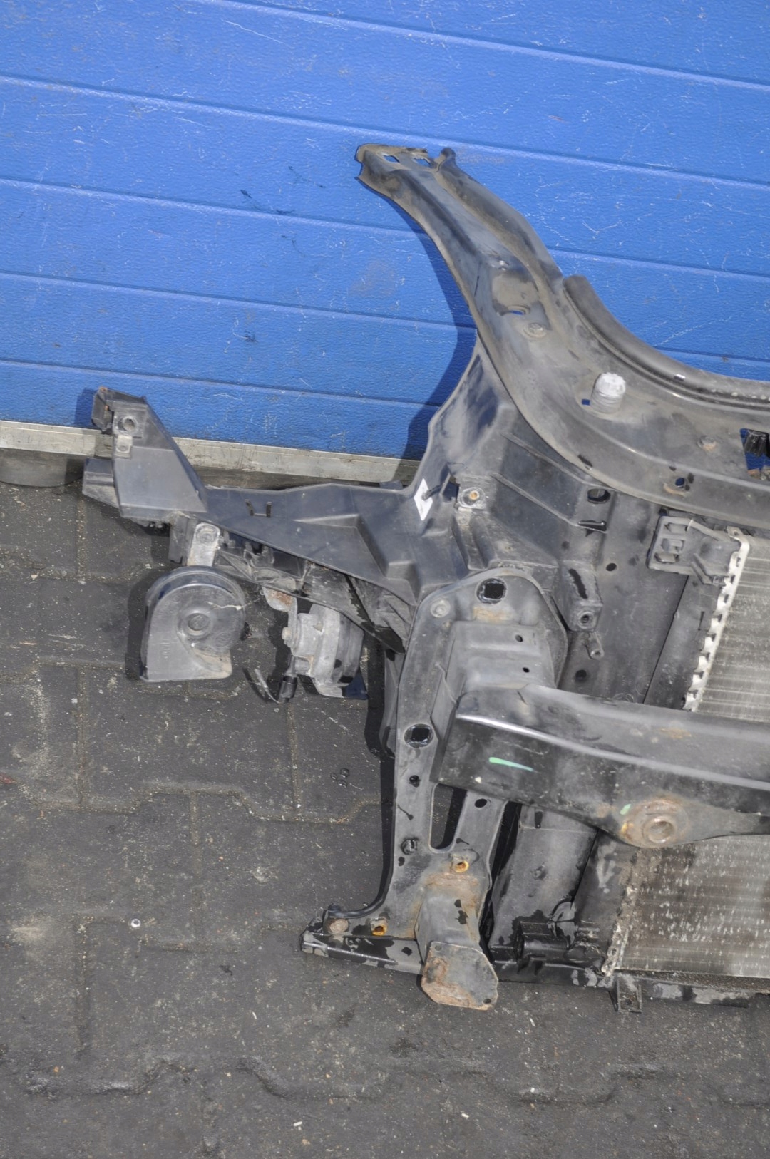 MINI R56 PAS PRZEDNI KOMPLET 2751260 Producent części Mini OE