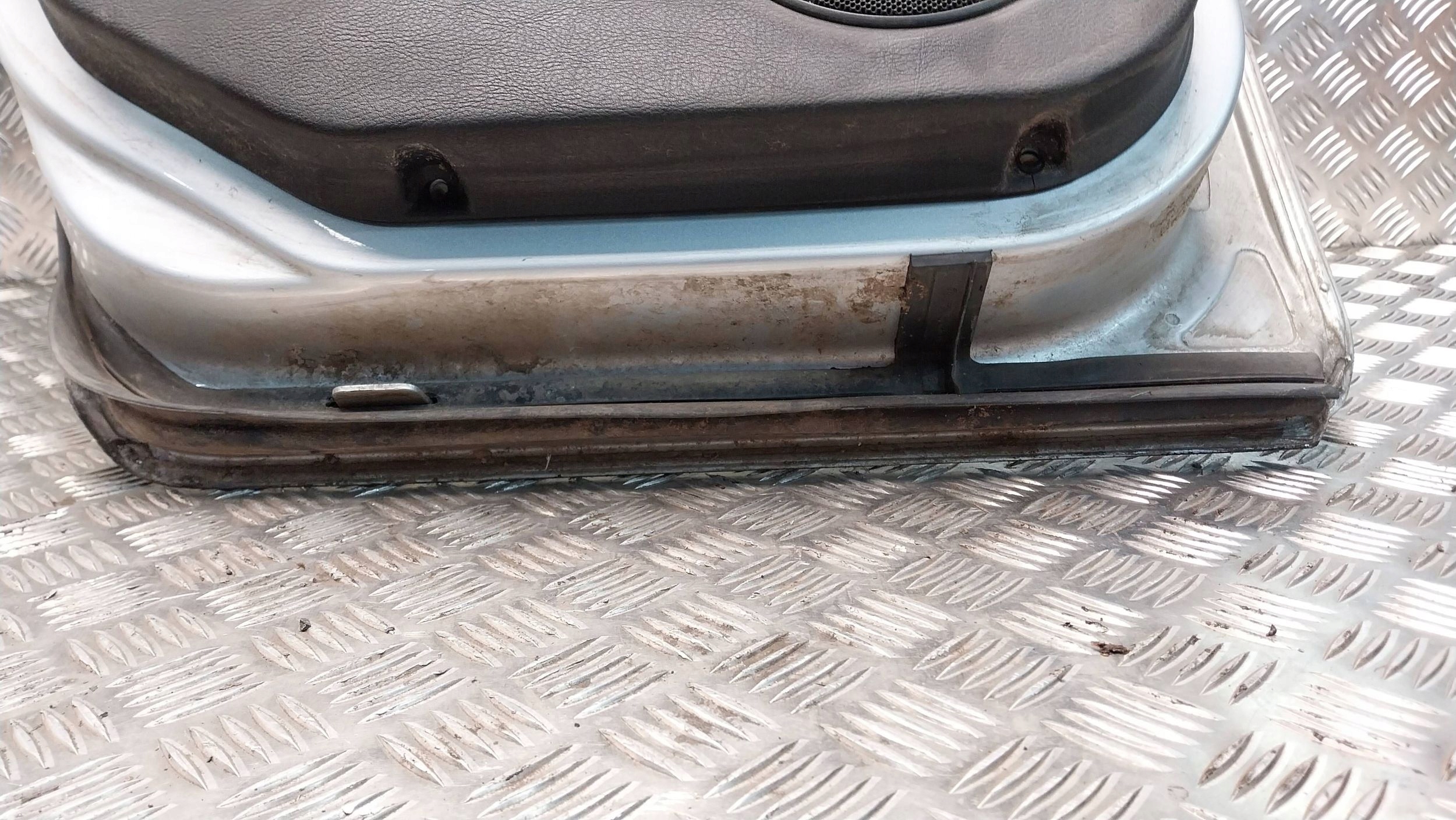 Portière Arrière Gauche VW GOLF IV HATCHBACK 97