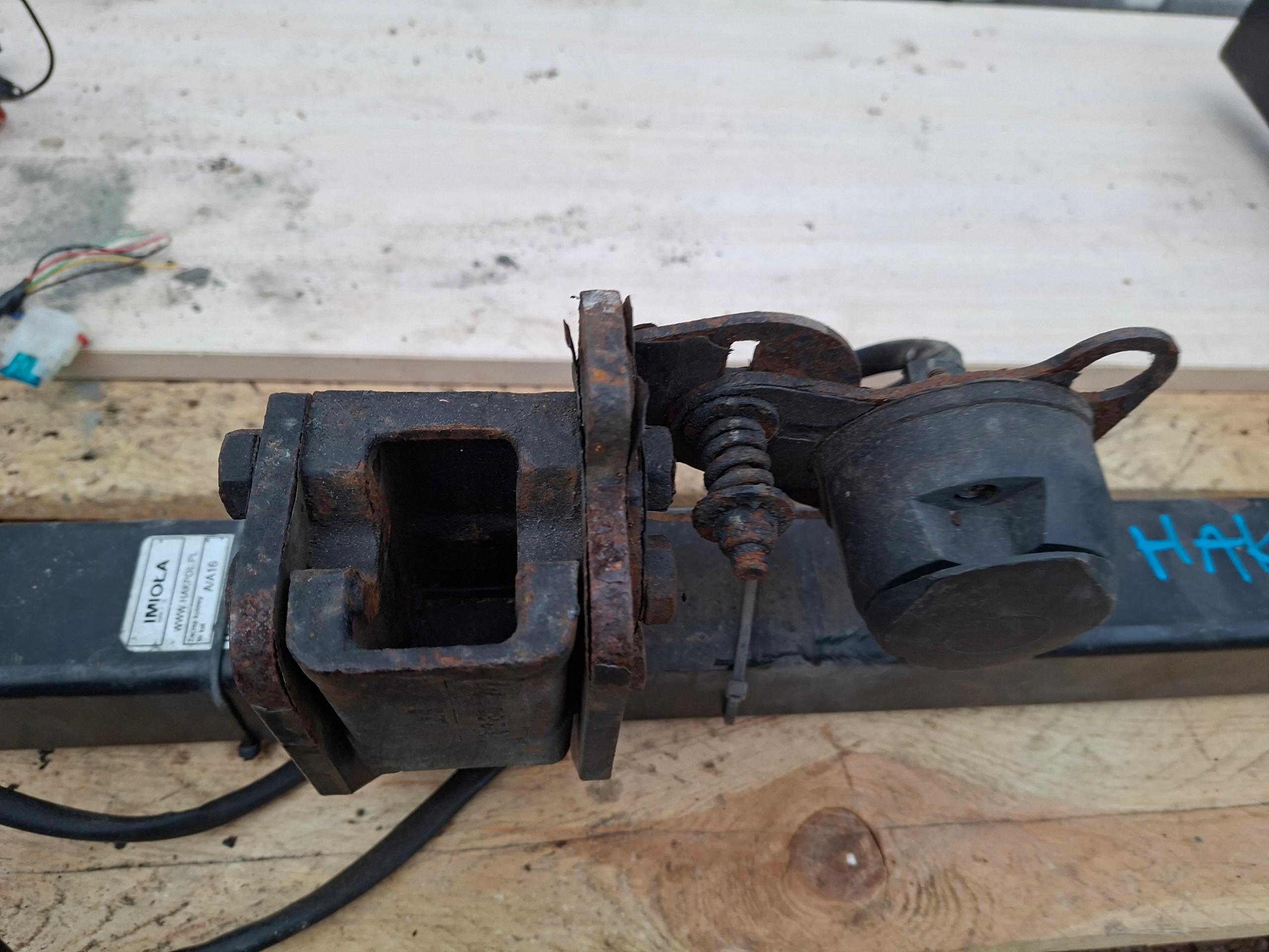 tow Audi A4 b8 a5 8T 55R-013523