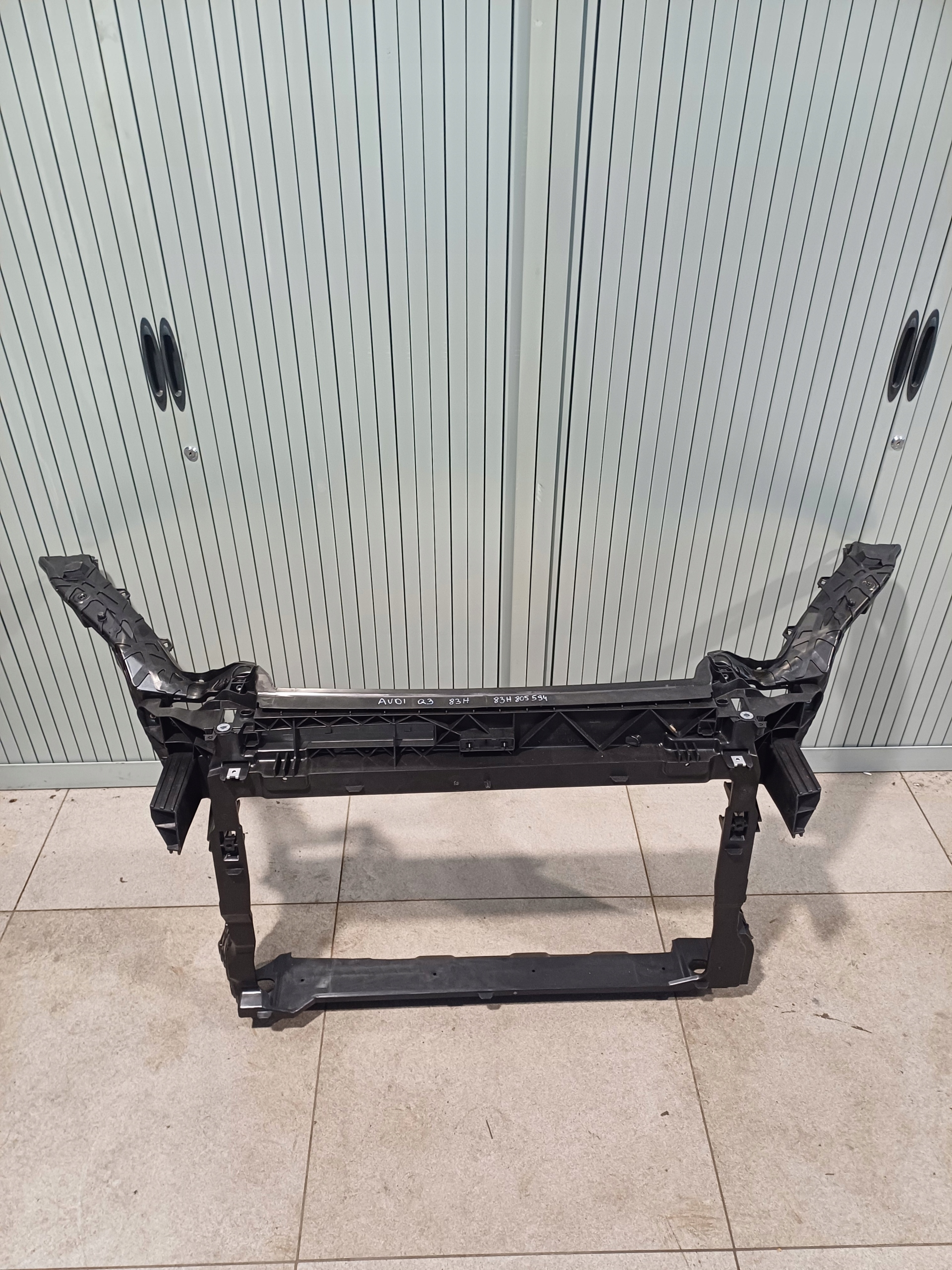 bar, wall front AUDI Q3 83H 2025R 83H805594